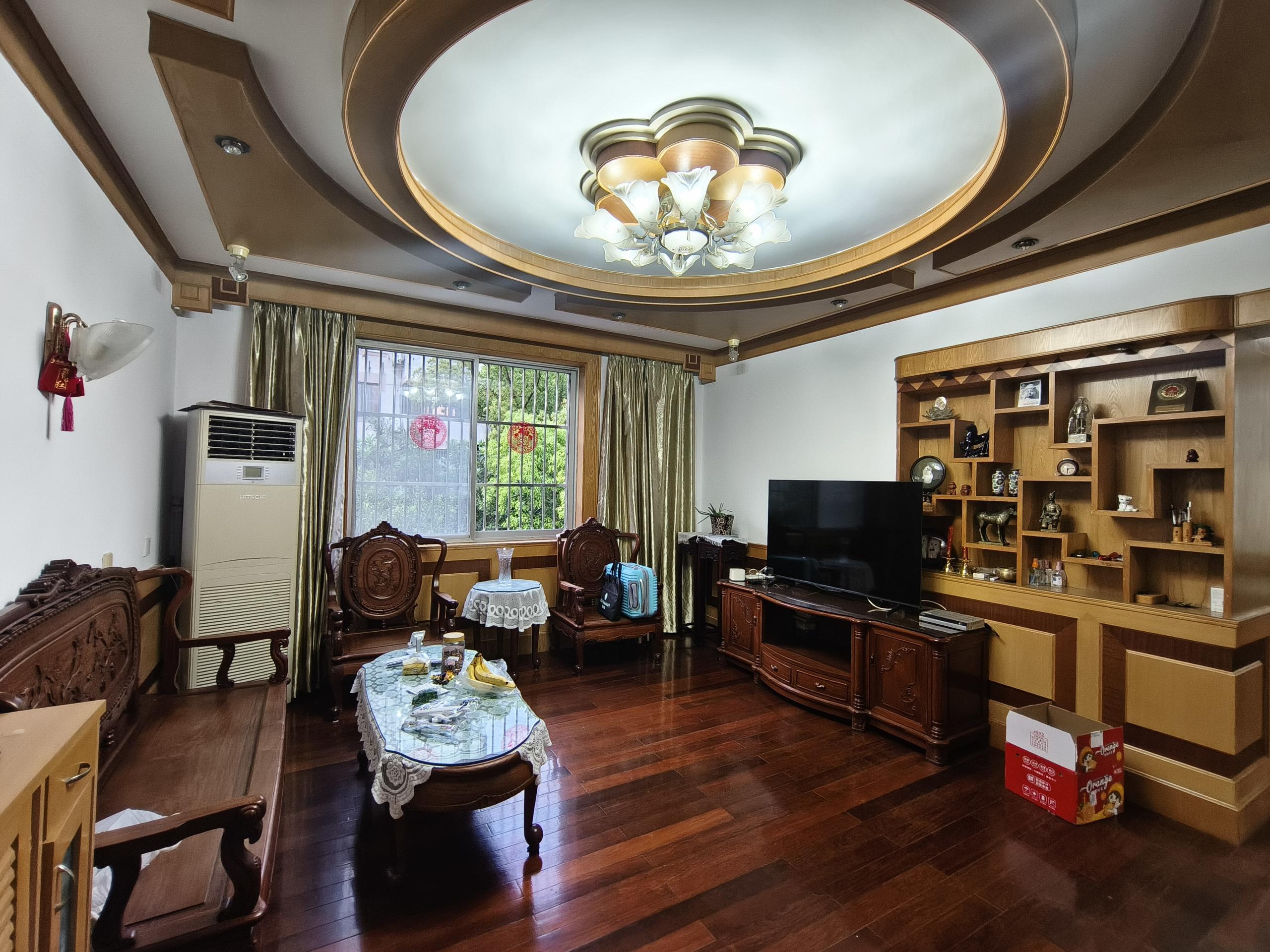银花苑 3室2厅1卫 109.8m²