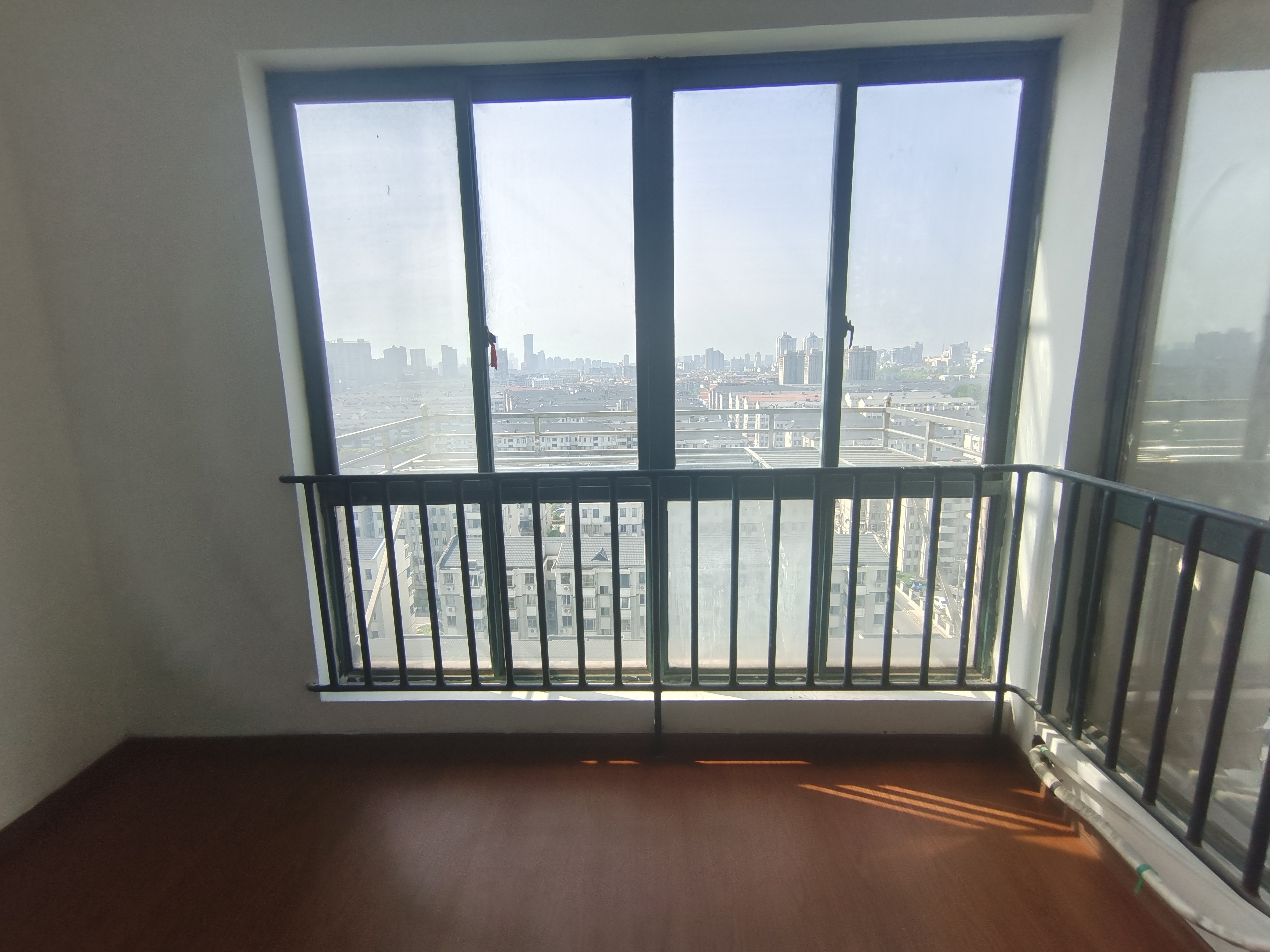 南方公寓 4室1厅1卫 147.00m&sup2;