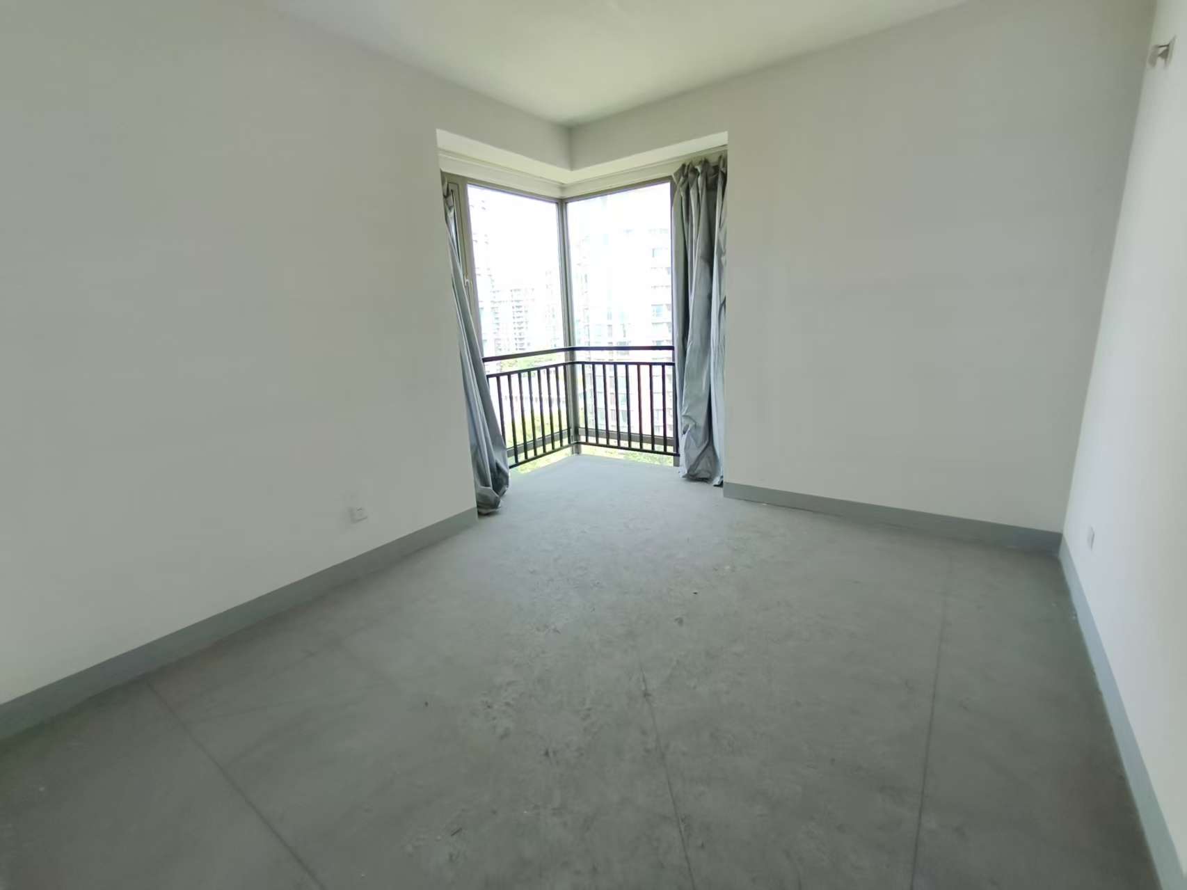 绿城玉兰公寓 3室2厅1卫 130.7m&sup2;