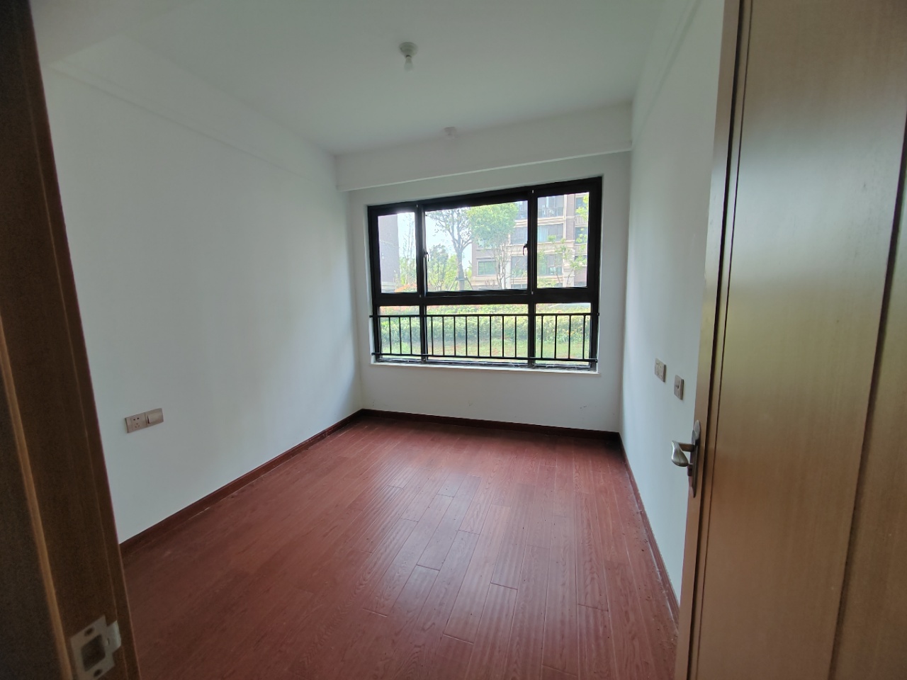 林肯公园 4室2厅2卫 239.92m&sup2;