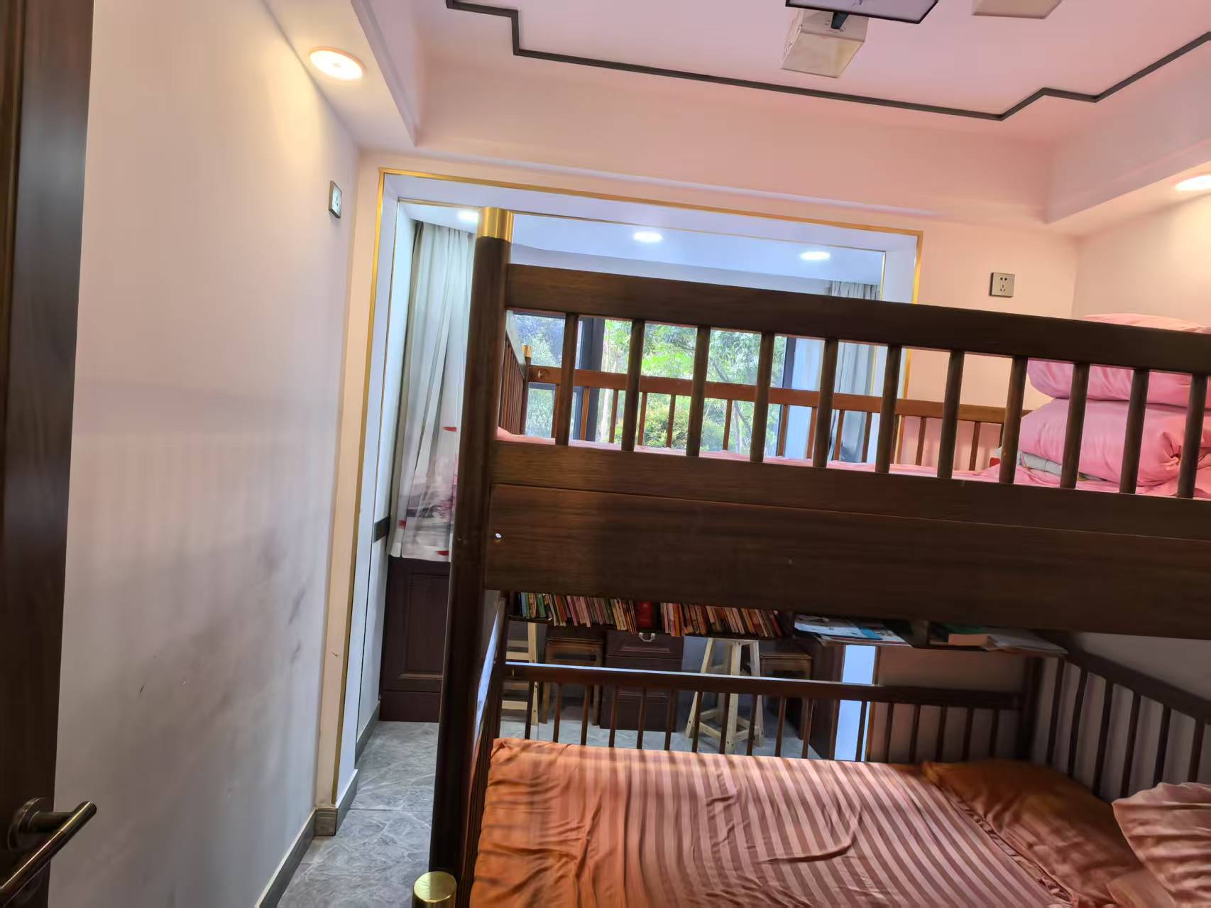 雨润星雨华府北区 5室1厅2卫 235.03m&sup2;
