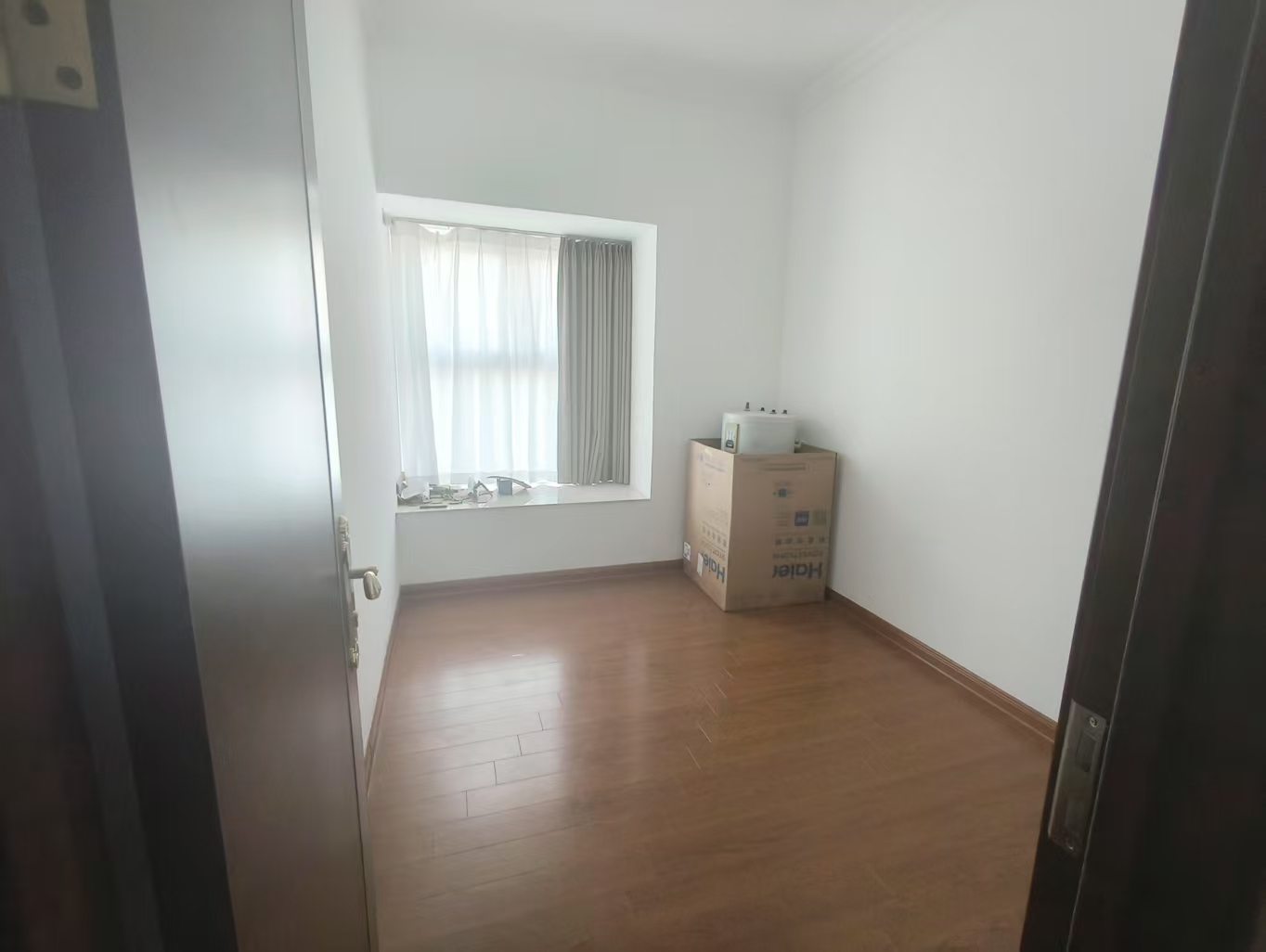 碧桂园时代悦城 5室2厅2卫 270.00m&sup2;