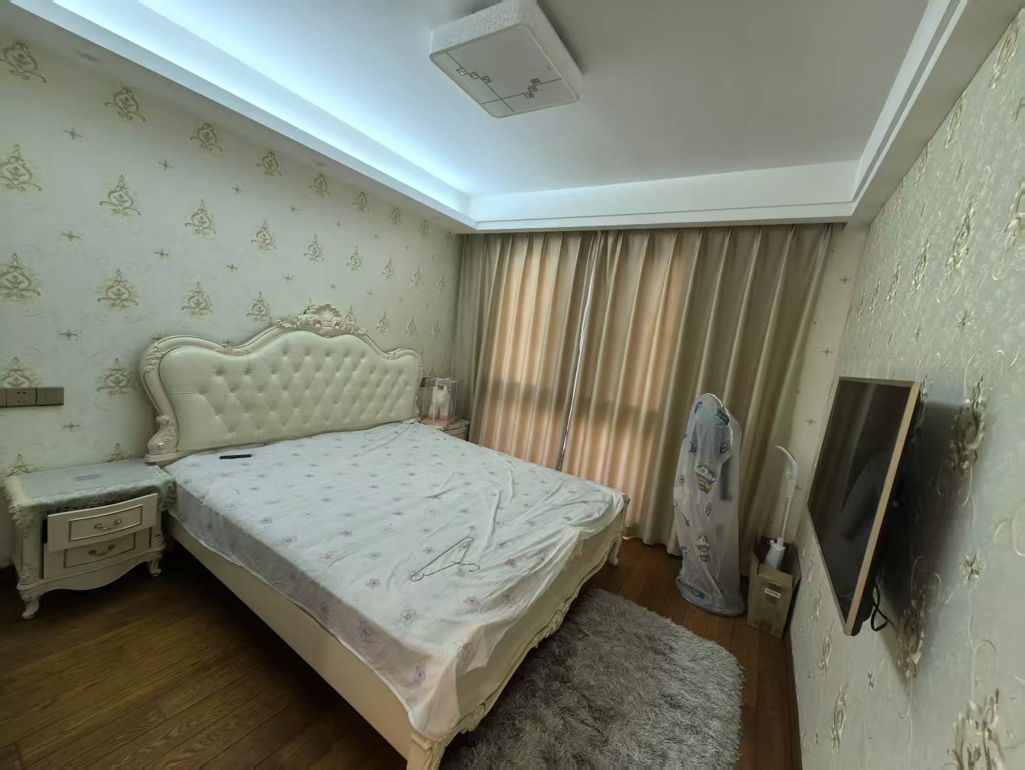 丁香花园 3室2厅2卫 139.81m&sup2;