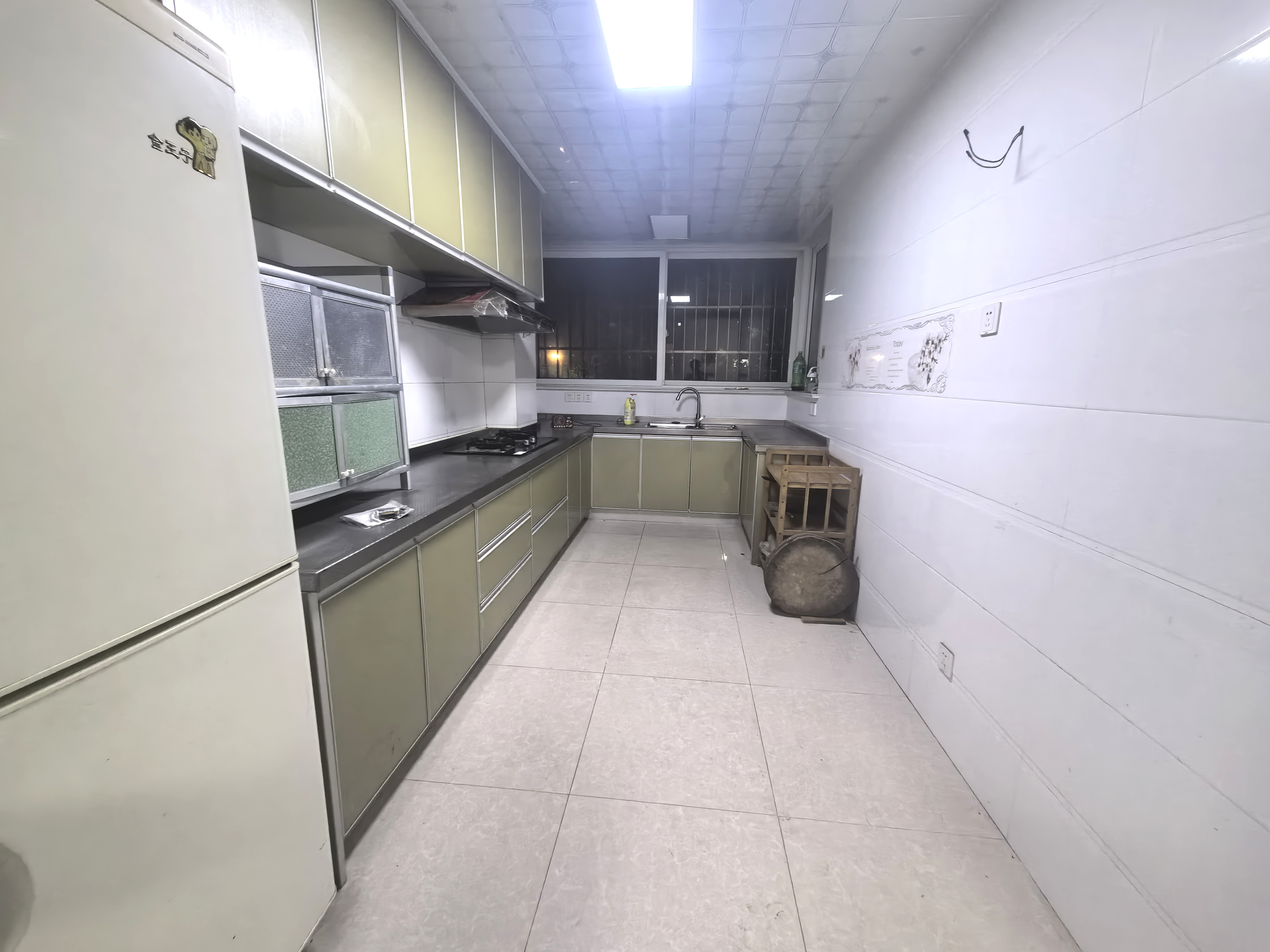 和谐怡园佳苑 3室2厅1卫 128m&sup2;