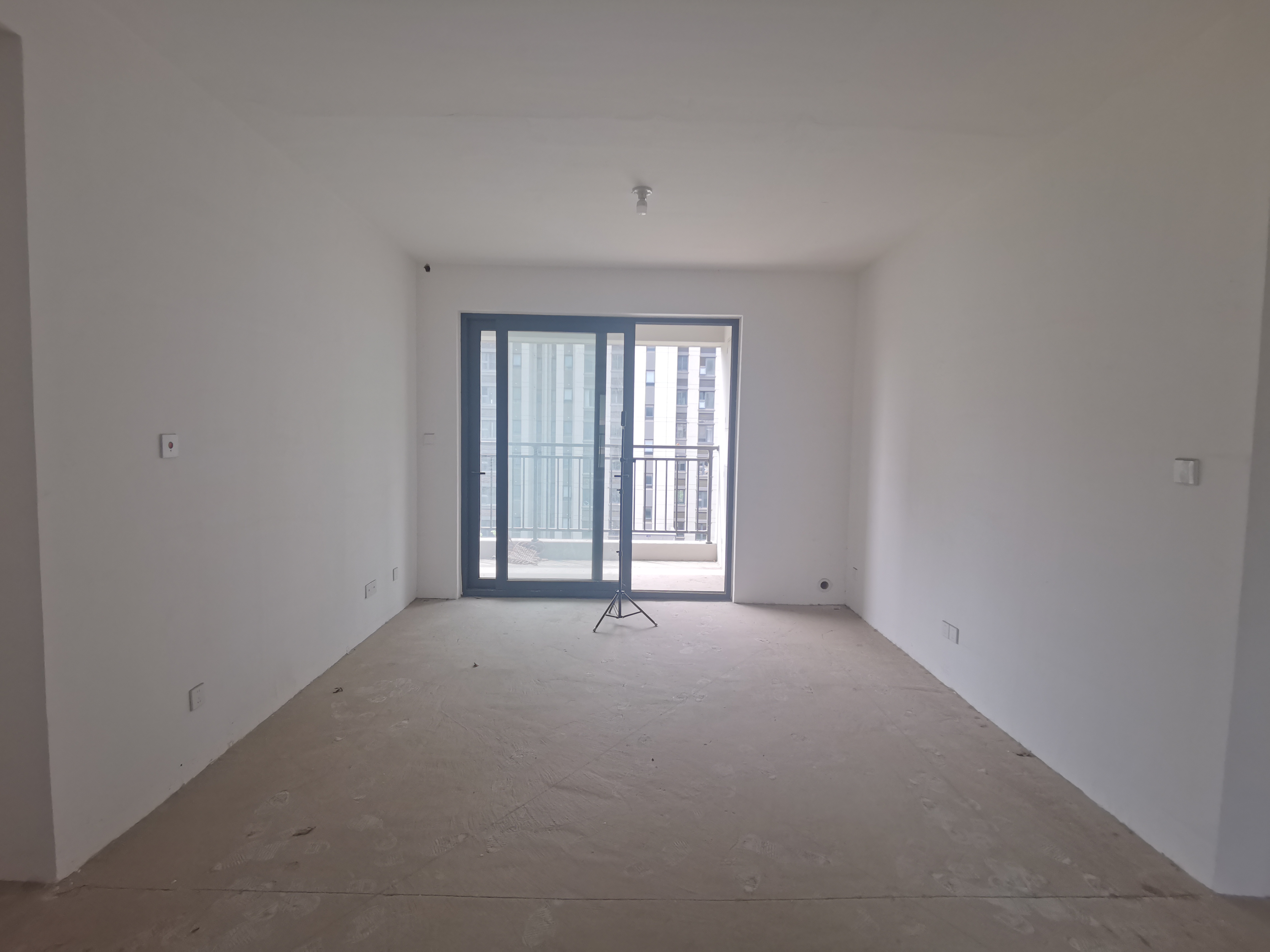 东时区 4室2厅2卫 114m&sup2;