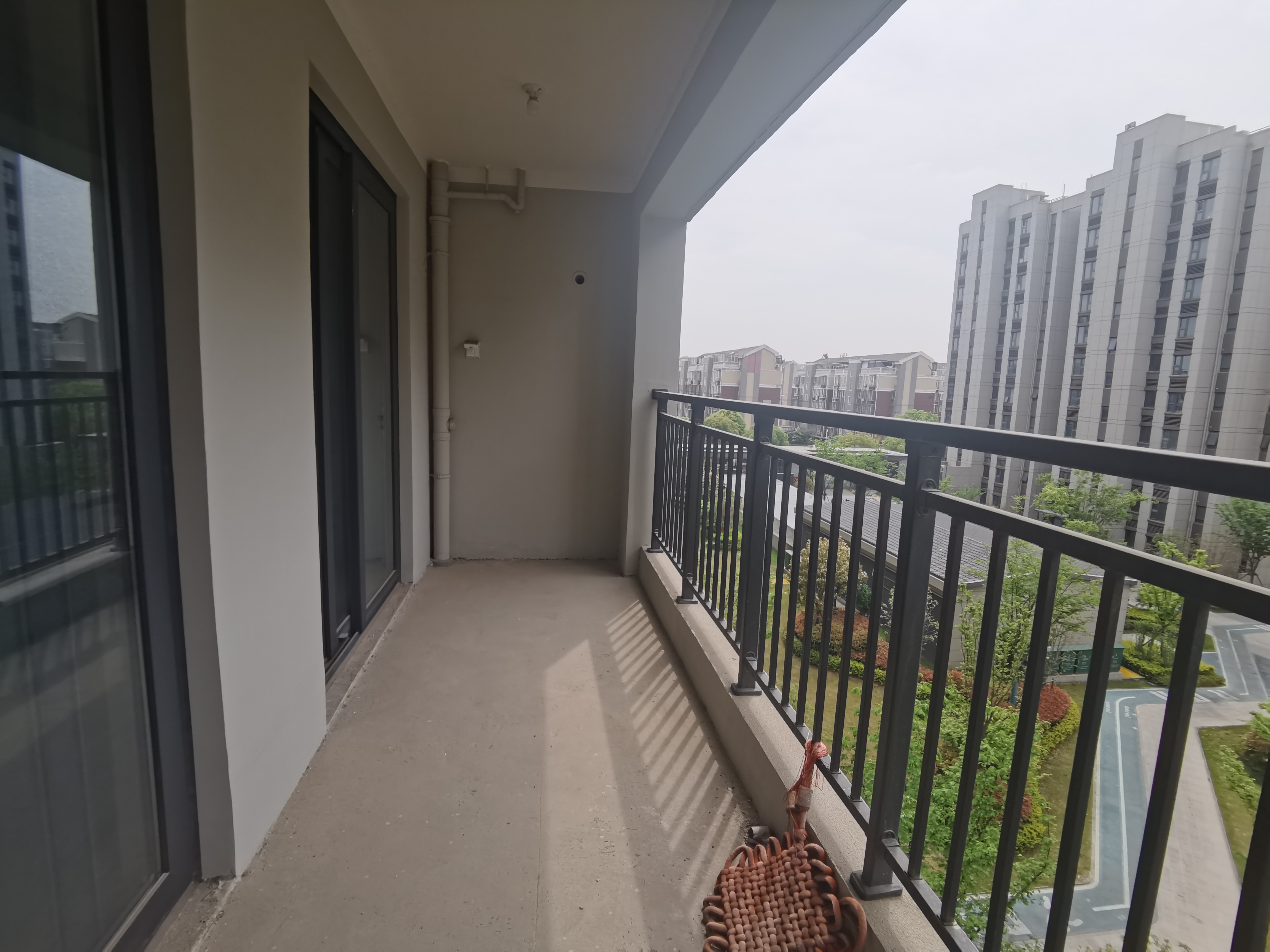 东时区 4室2厅2卫 114m&sup2;