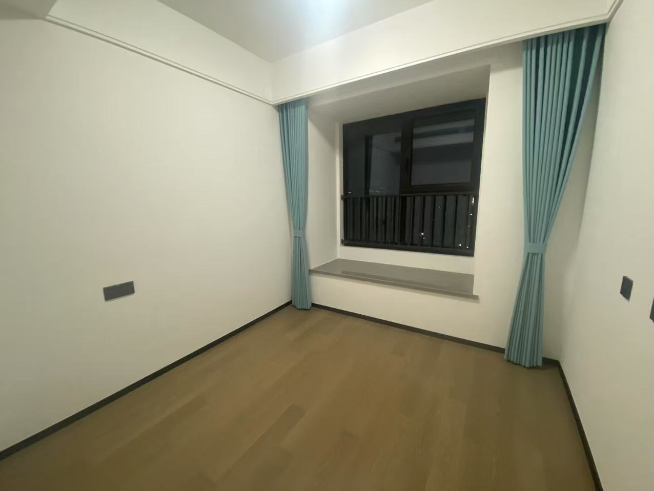 滨江道静园 3室2厅2卫 117m&sup2;