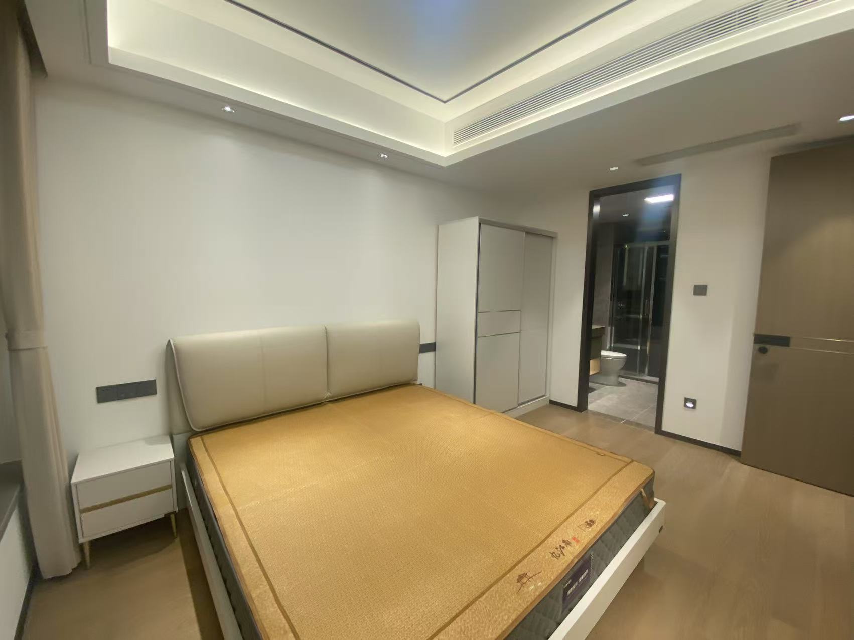 滨江道静园 3室2厅2卫 117m&sup2;