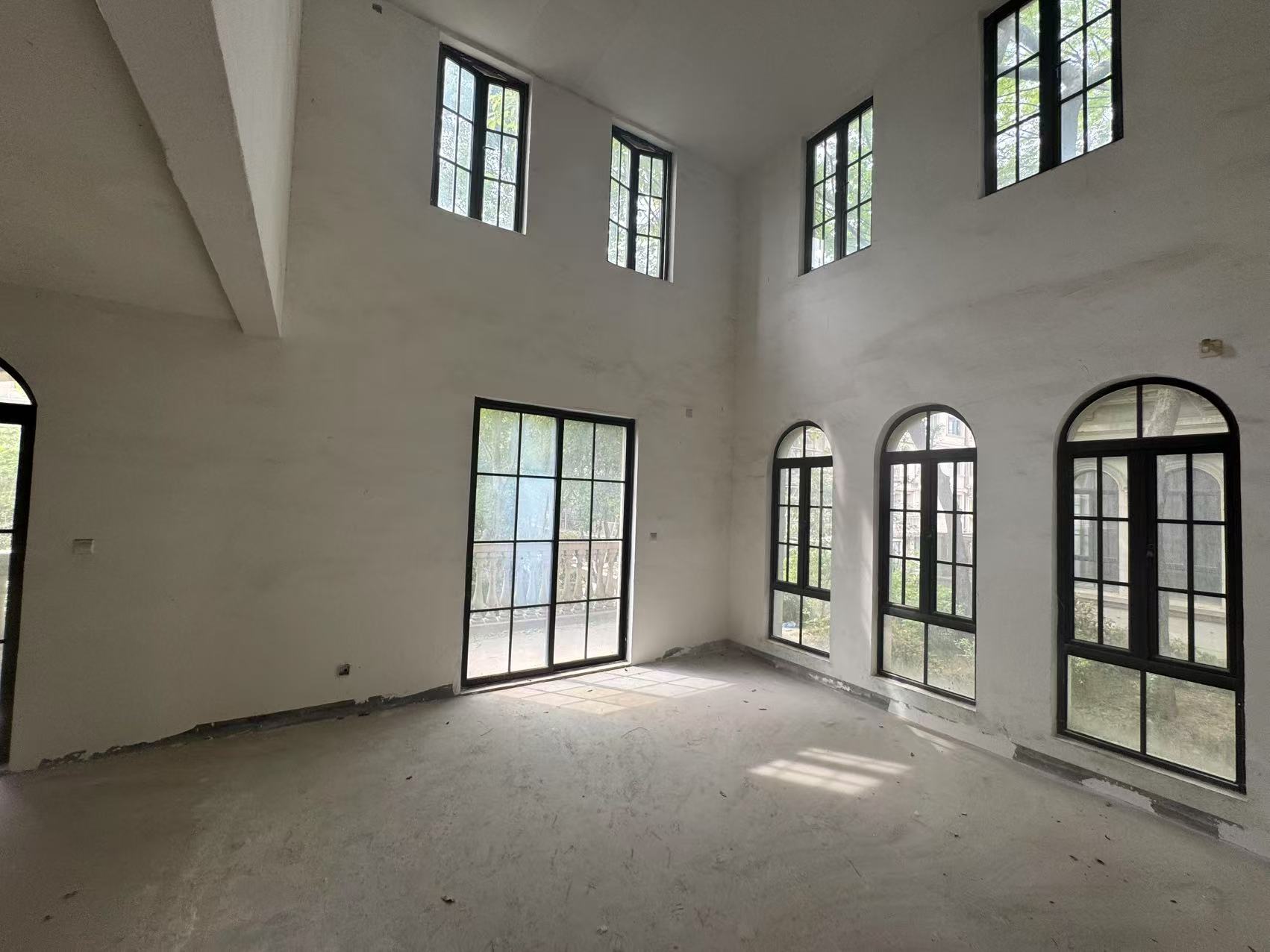 罗福宫 5室2厅4卫 394.59m&sup2;