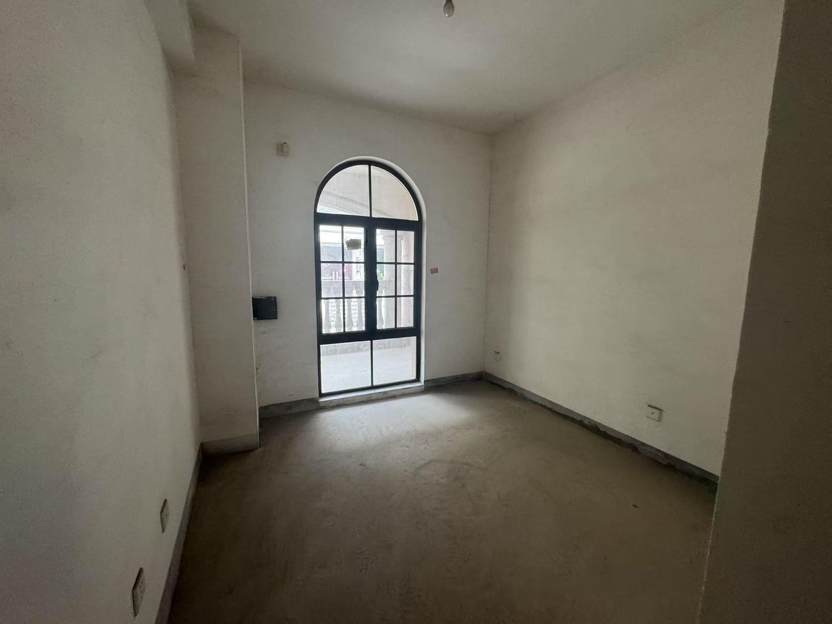 罗福宫 5室2厅4卫 394.59m&sup2;