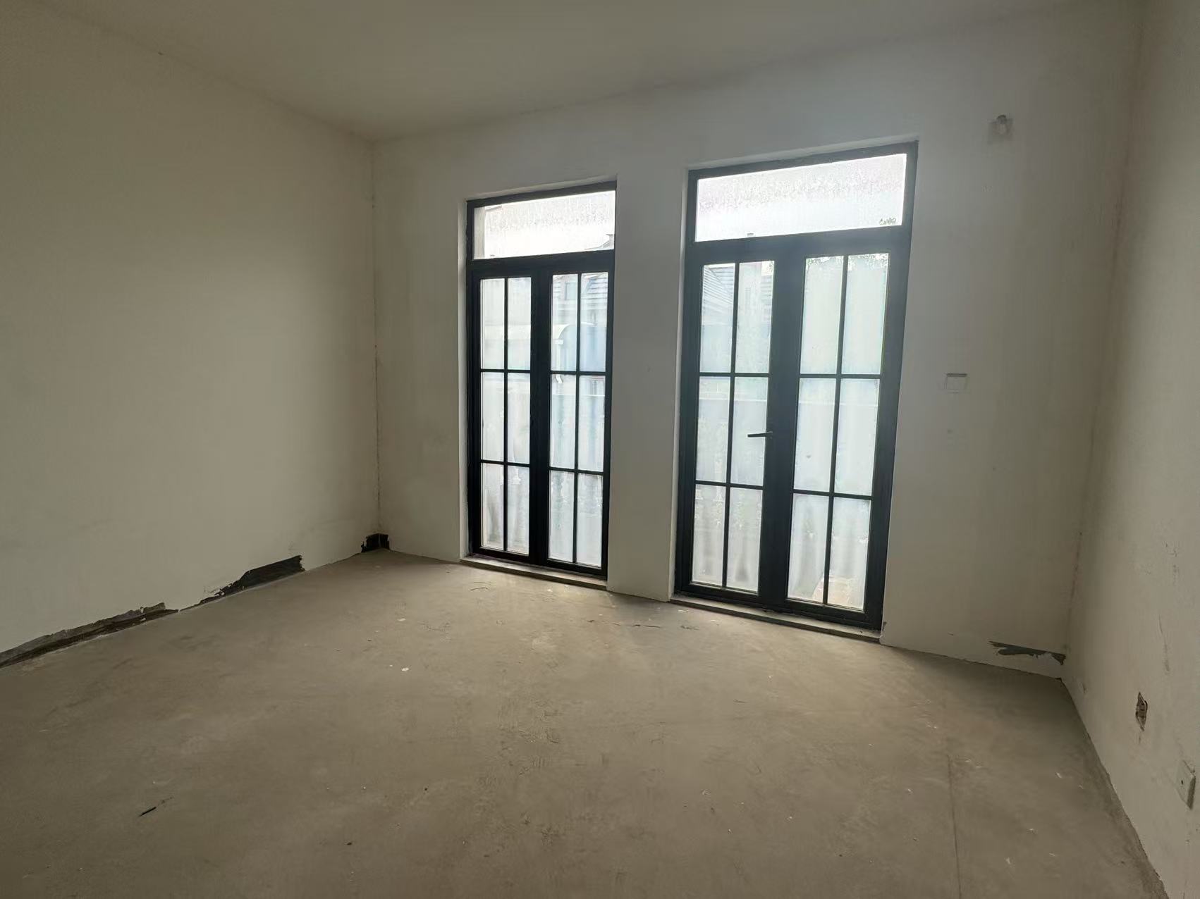 罗福宫 5室2厅4卫 394.59m&sup2;