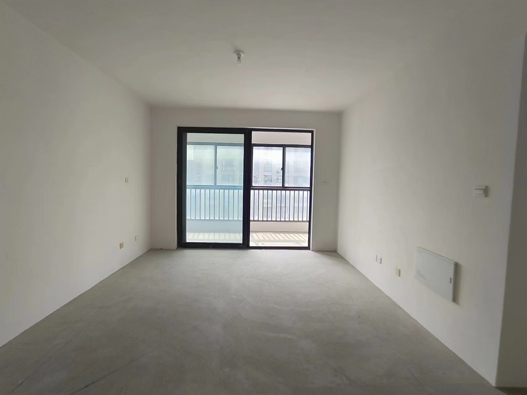万濠山庄 3室2厅2卫 143m&sup2;