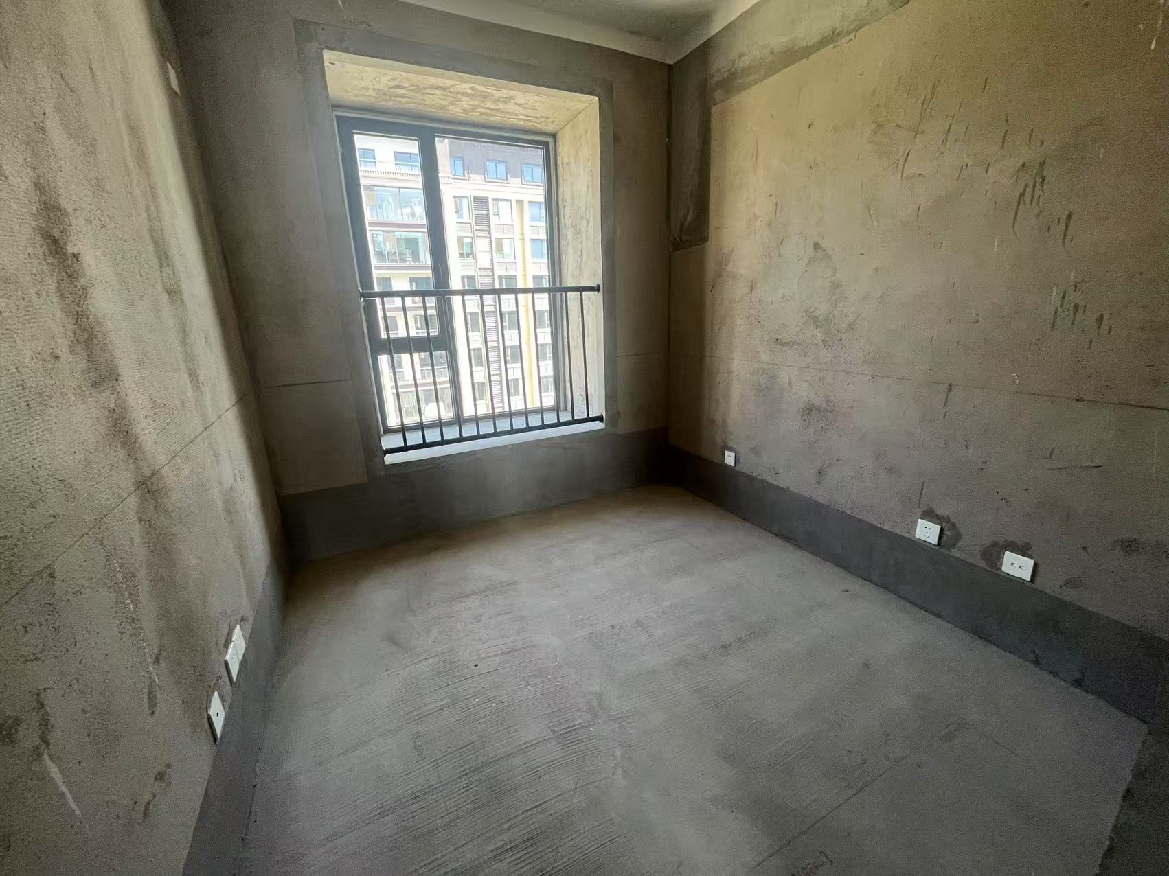神辉上麟府 5室2厅3卫 189.00m&sup2;