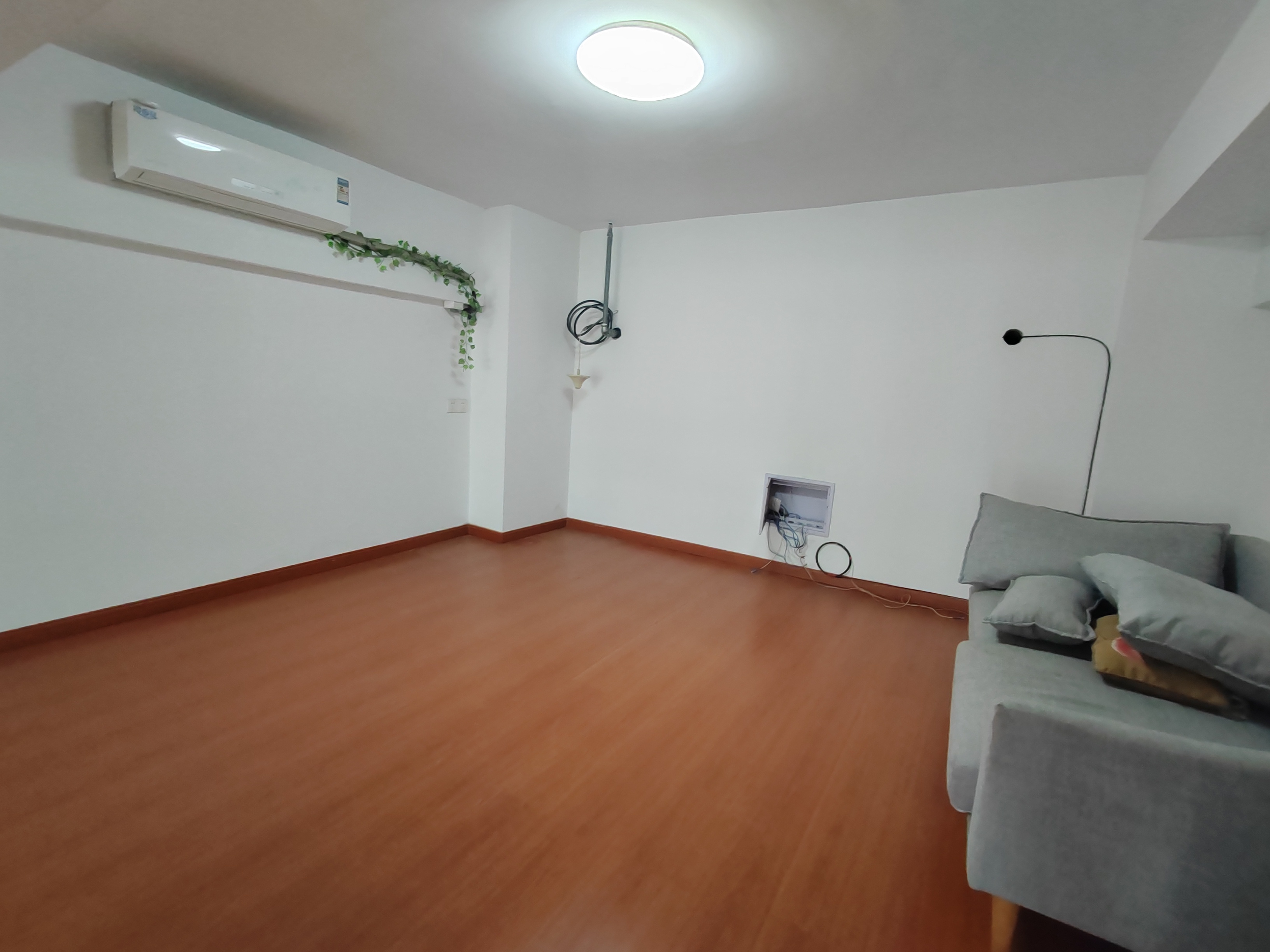 景华城 2室1厅1卫 60m&sup2;