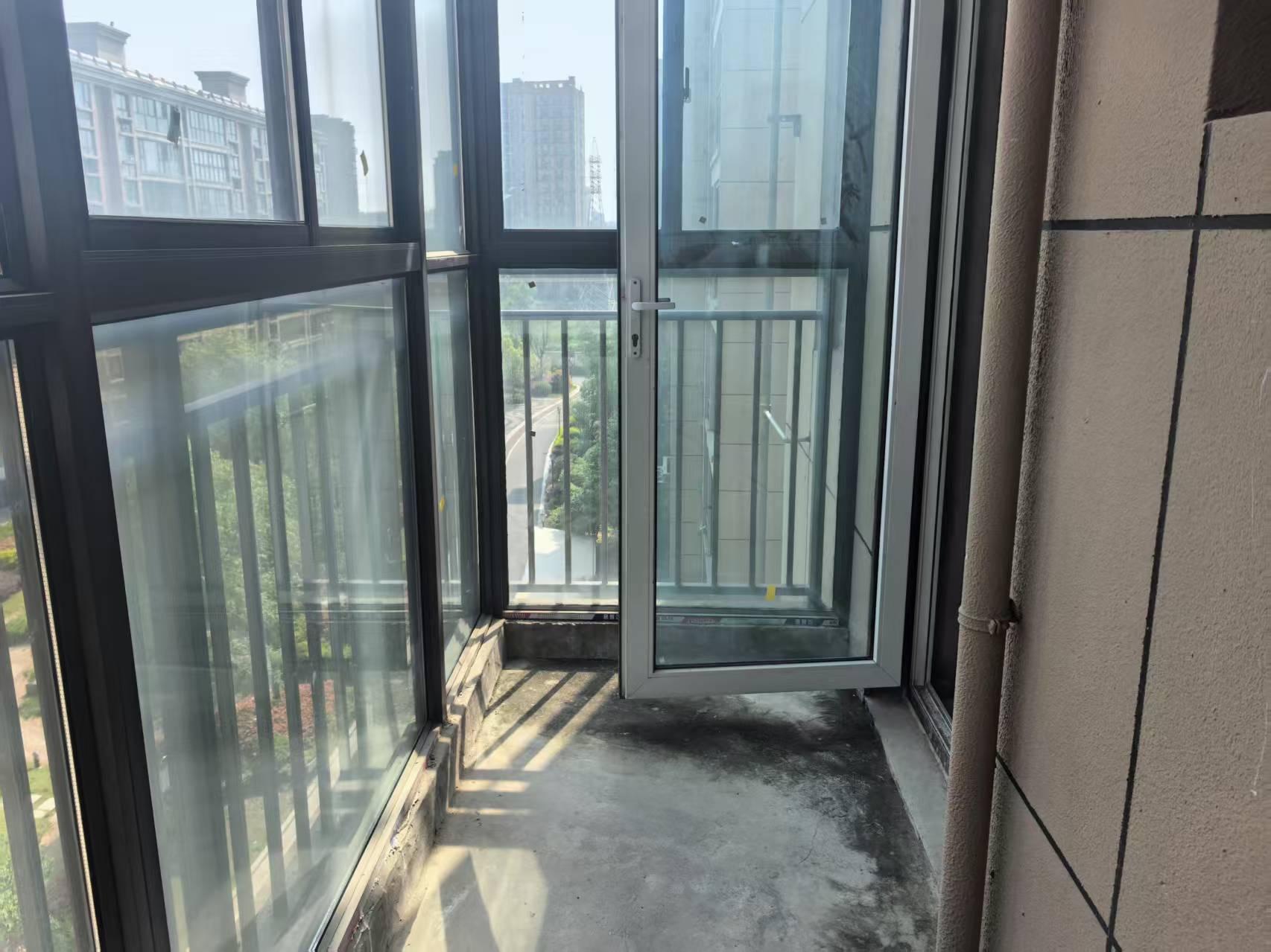 佳源都市 3室2厅2卫 121m&sup2;