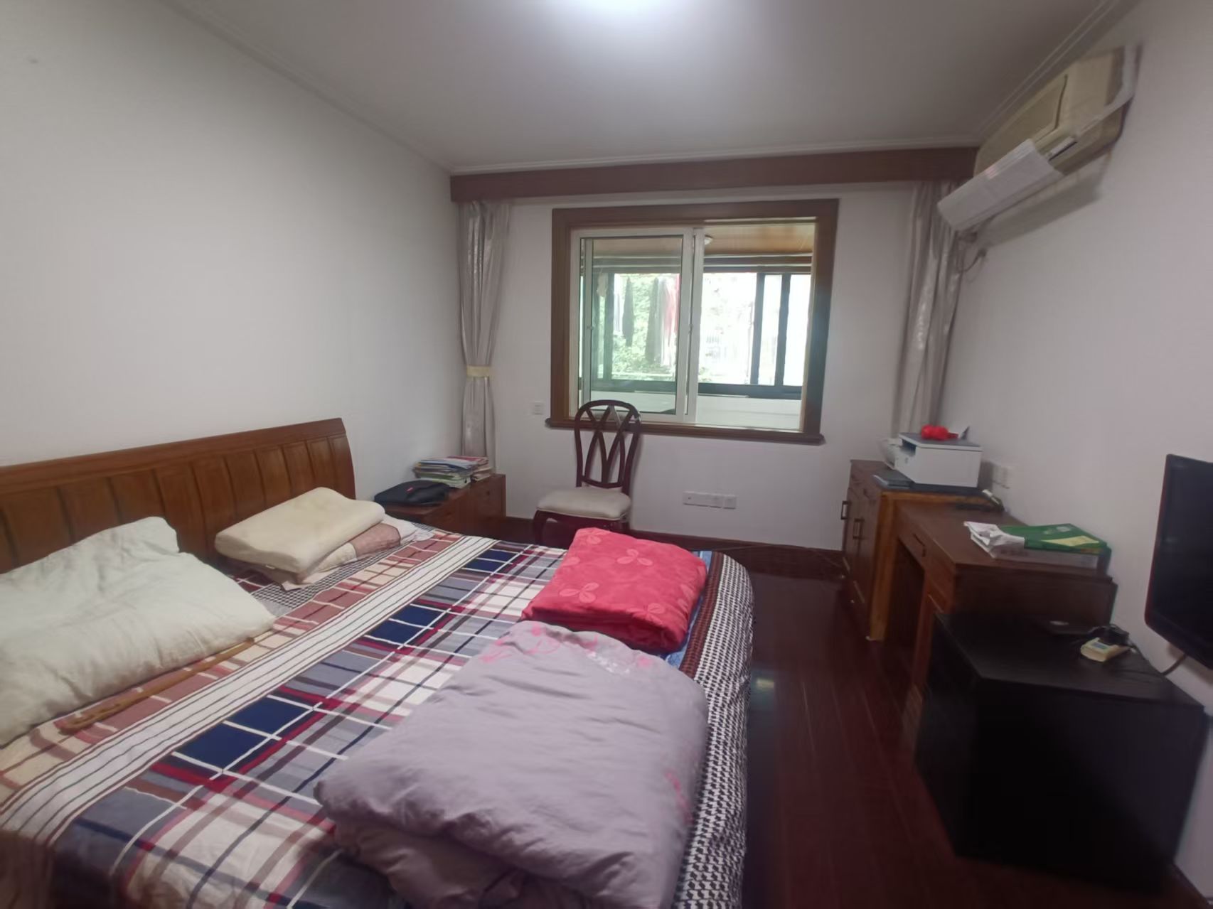 虹桥北村 3室2厅2卫 158m&sup2;
