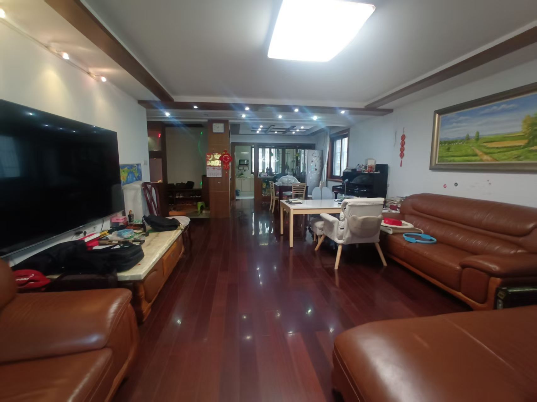 虹桥北村 3室2厅2卫 158m²