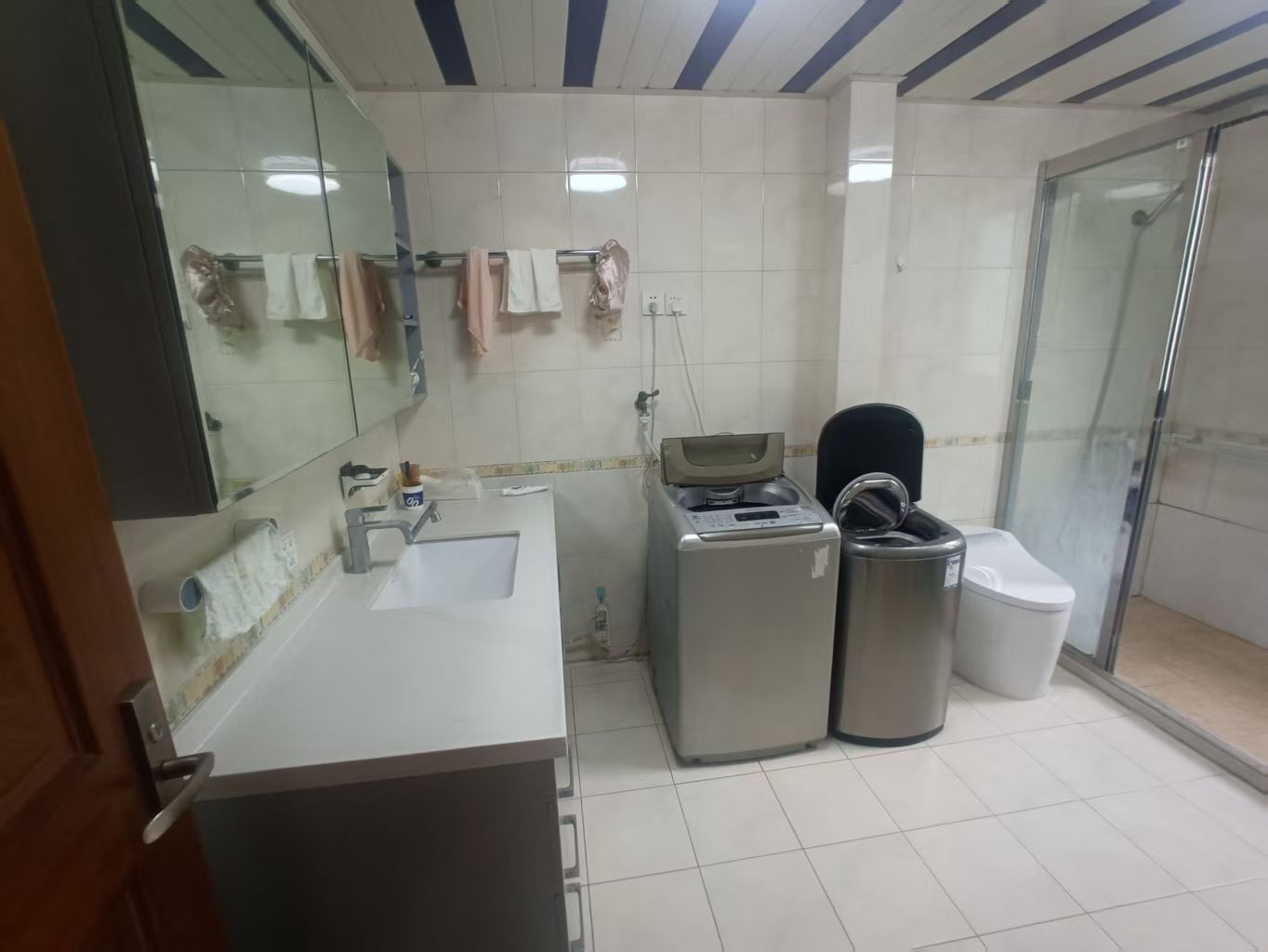 虹桥北村 3室2厅2卫 158m&sup2;