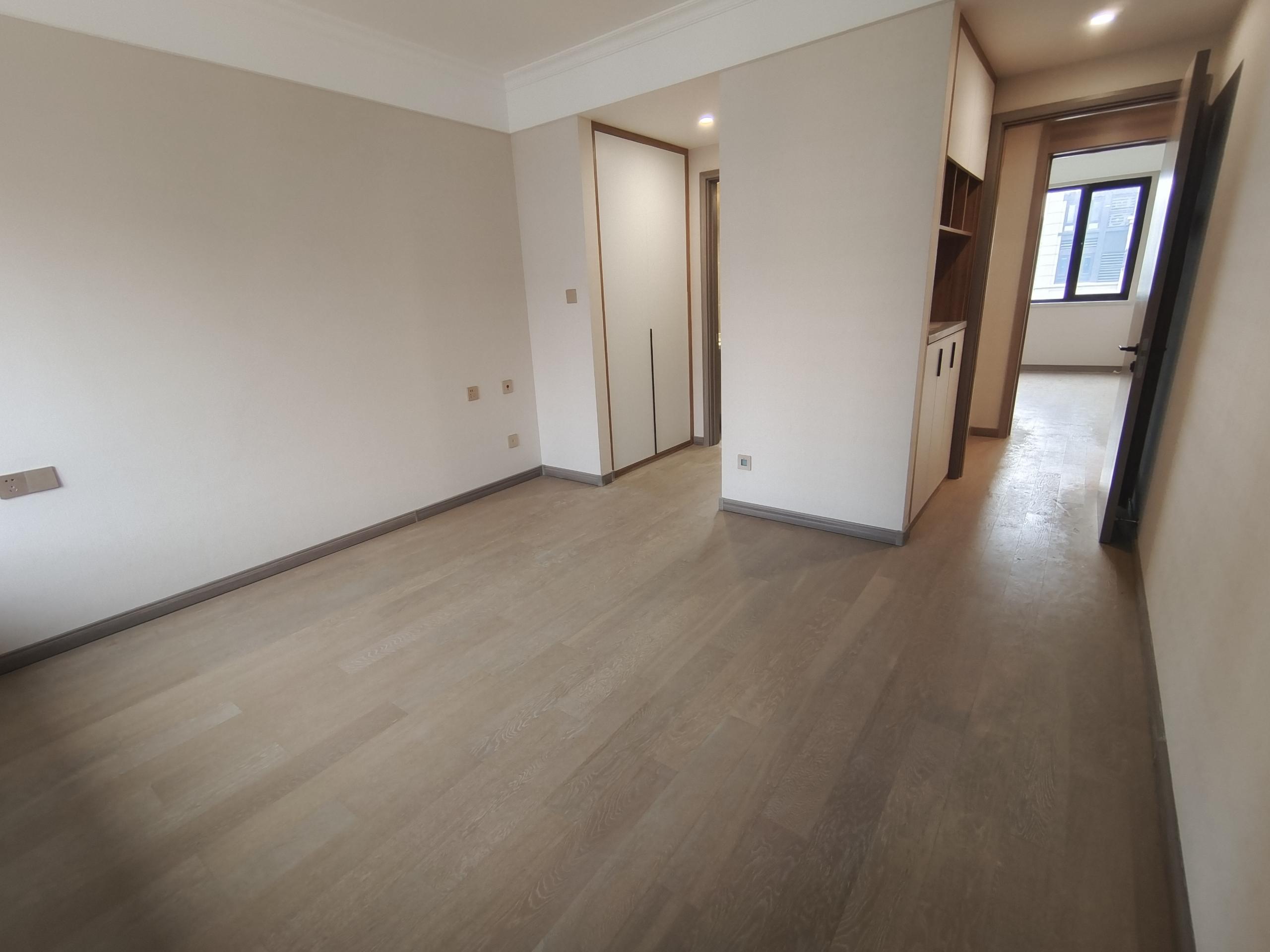 中创大都会 3室2厅2卫 121.94m&sup2;