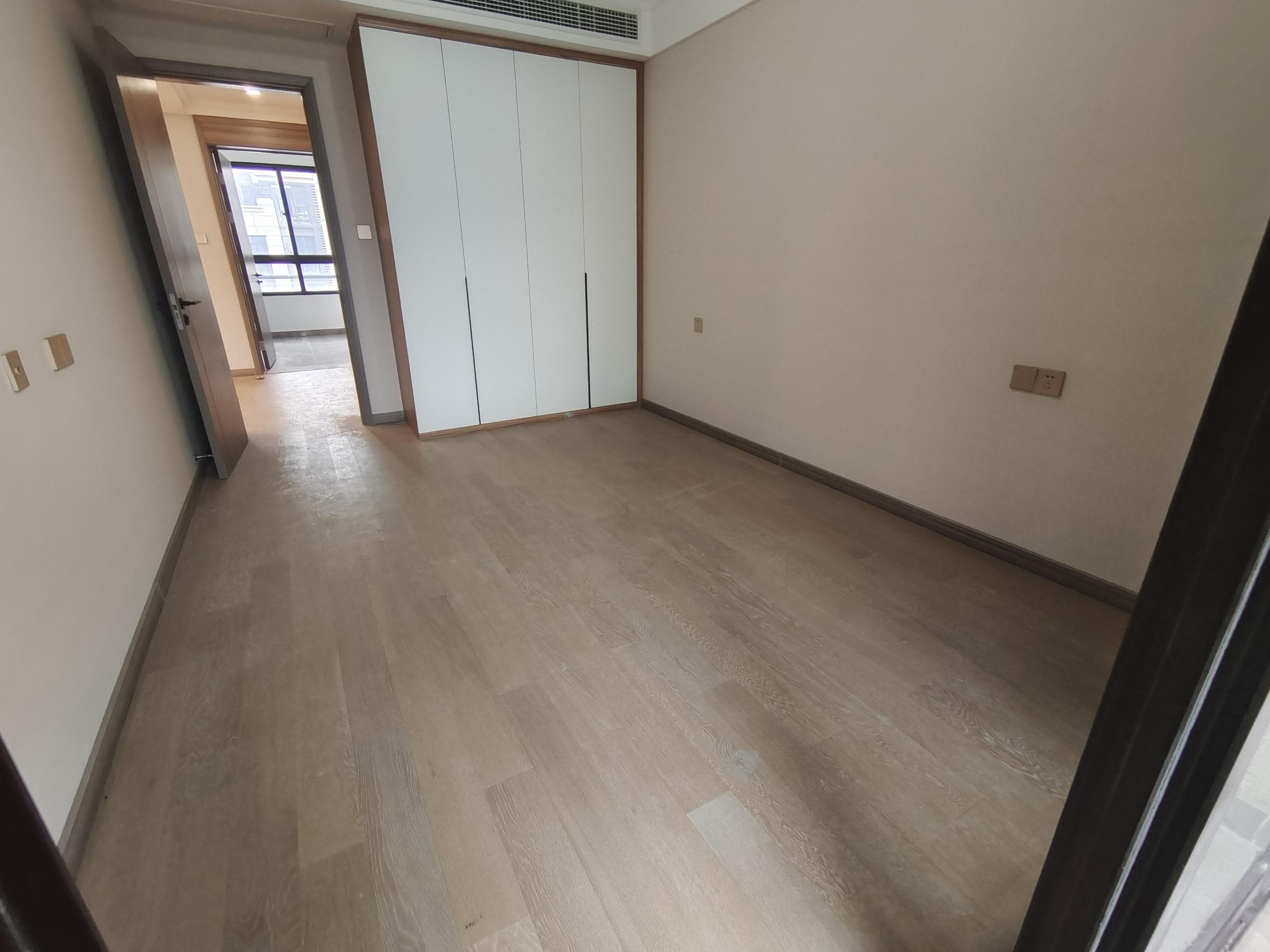 中创大都会 3室2厅2卫 121.94m&sup2;