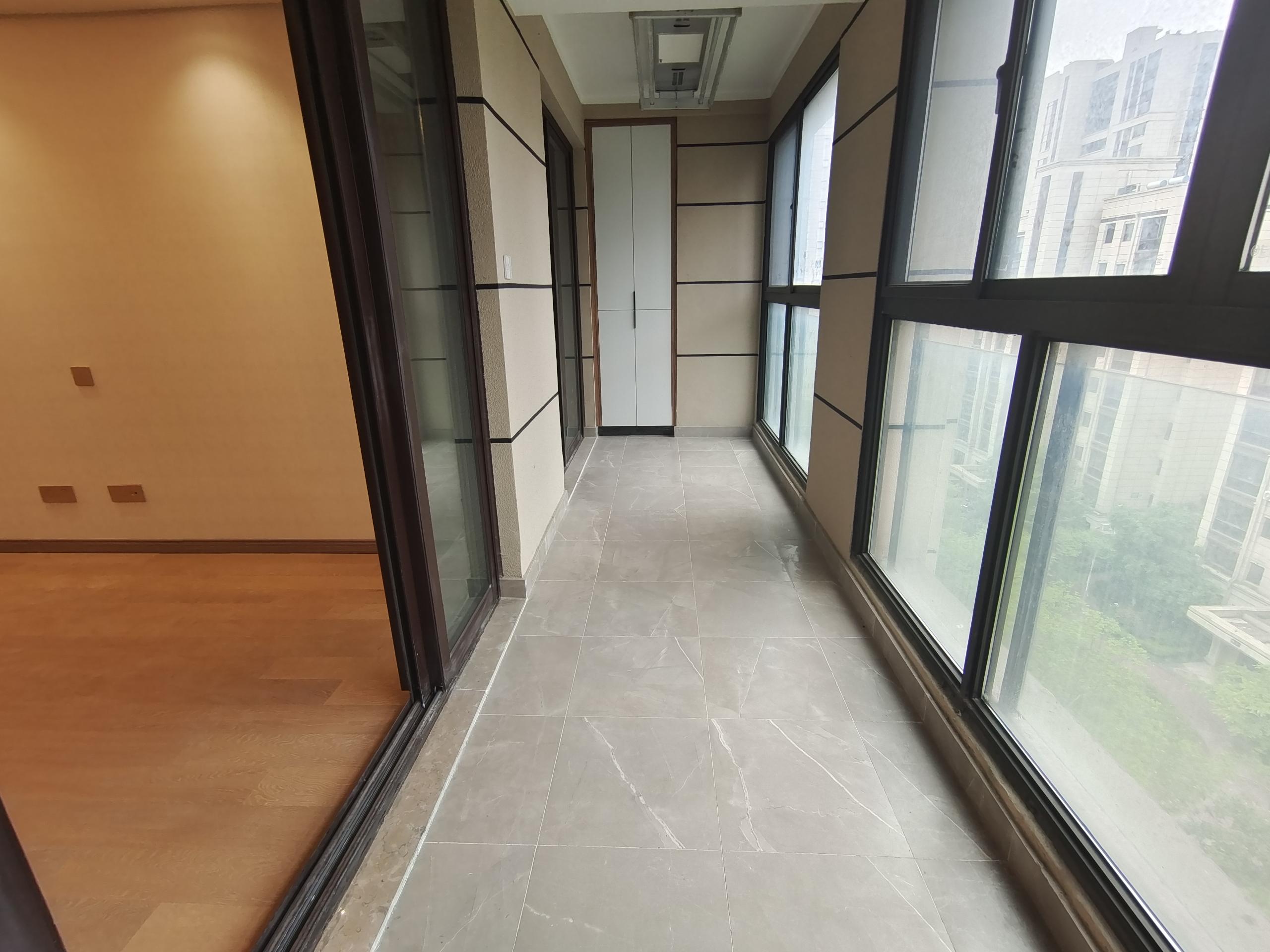 中创大都会 3室2厅2卫 121.94m&sup2;