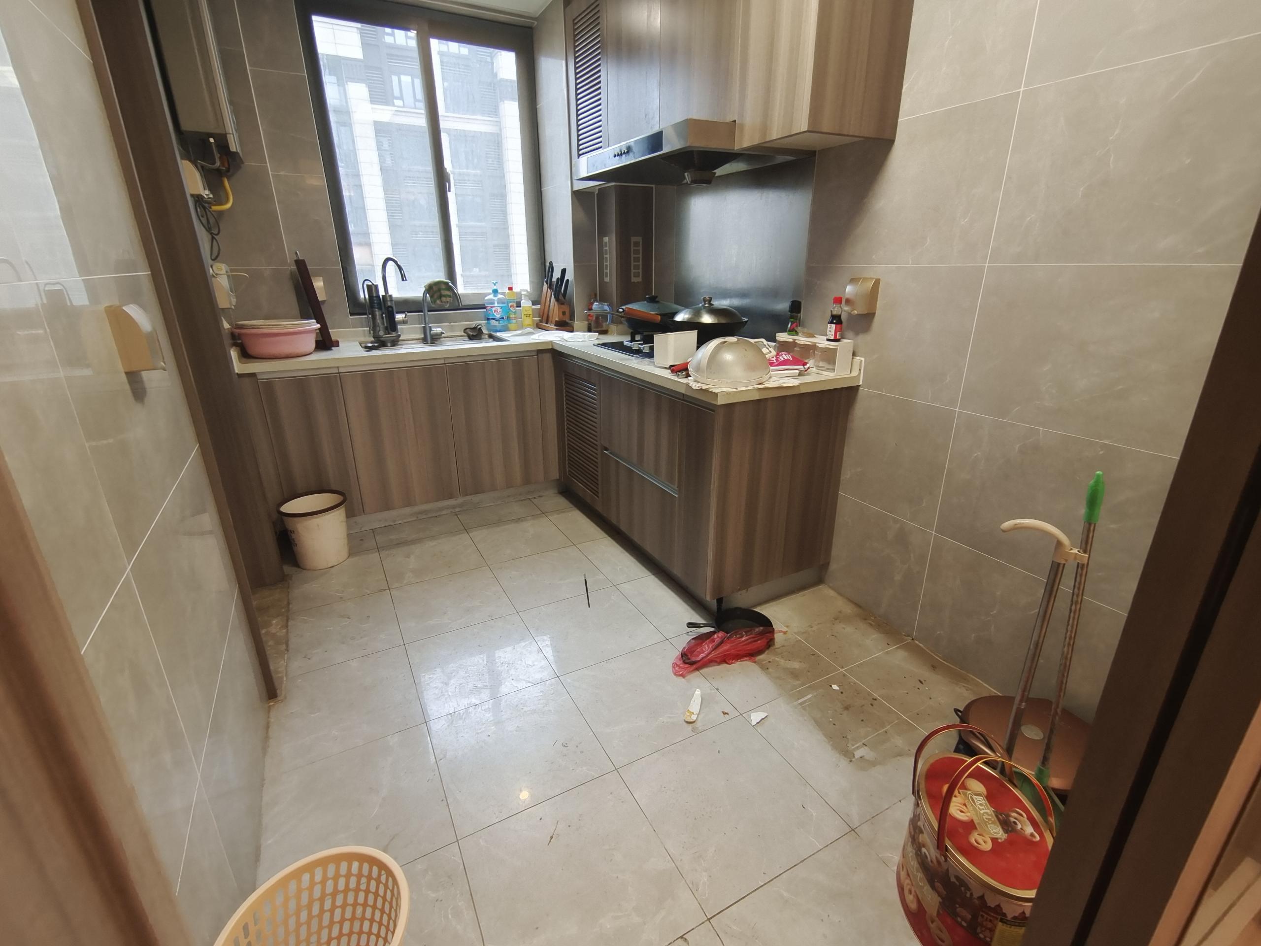 中创大都会 4室2厅2卫 122m&sup2;