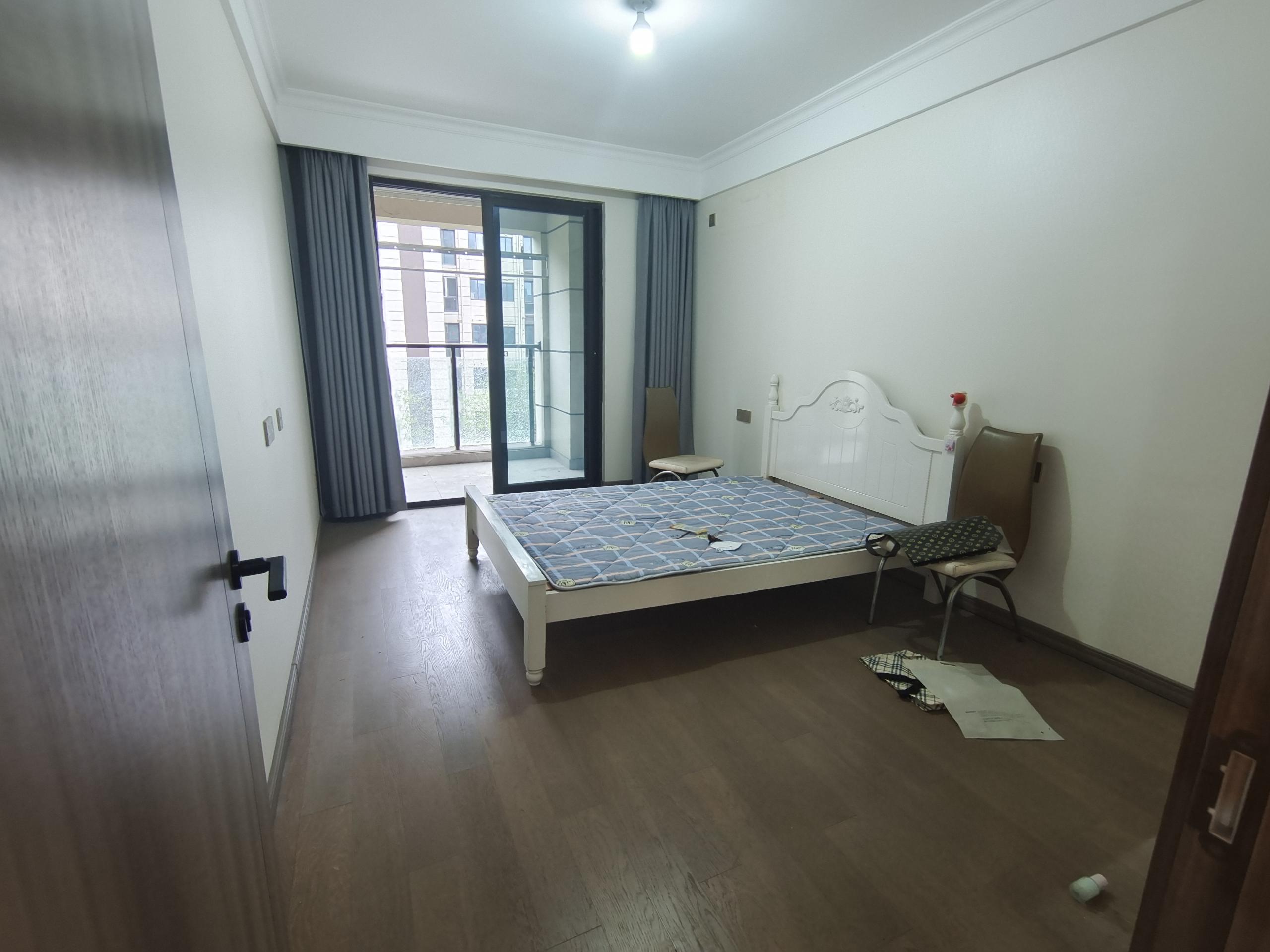 中创大都会 4室2厅2卫 122m&sup2;