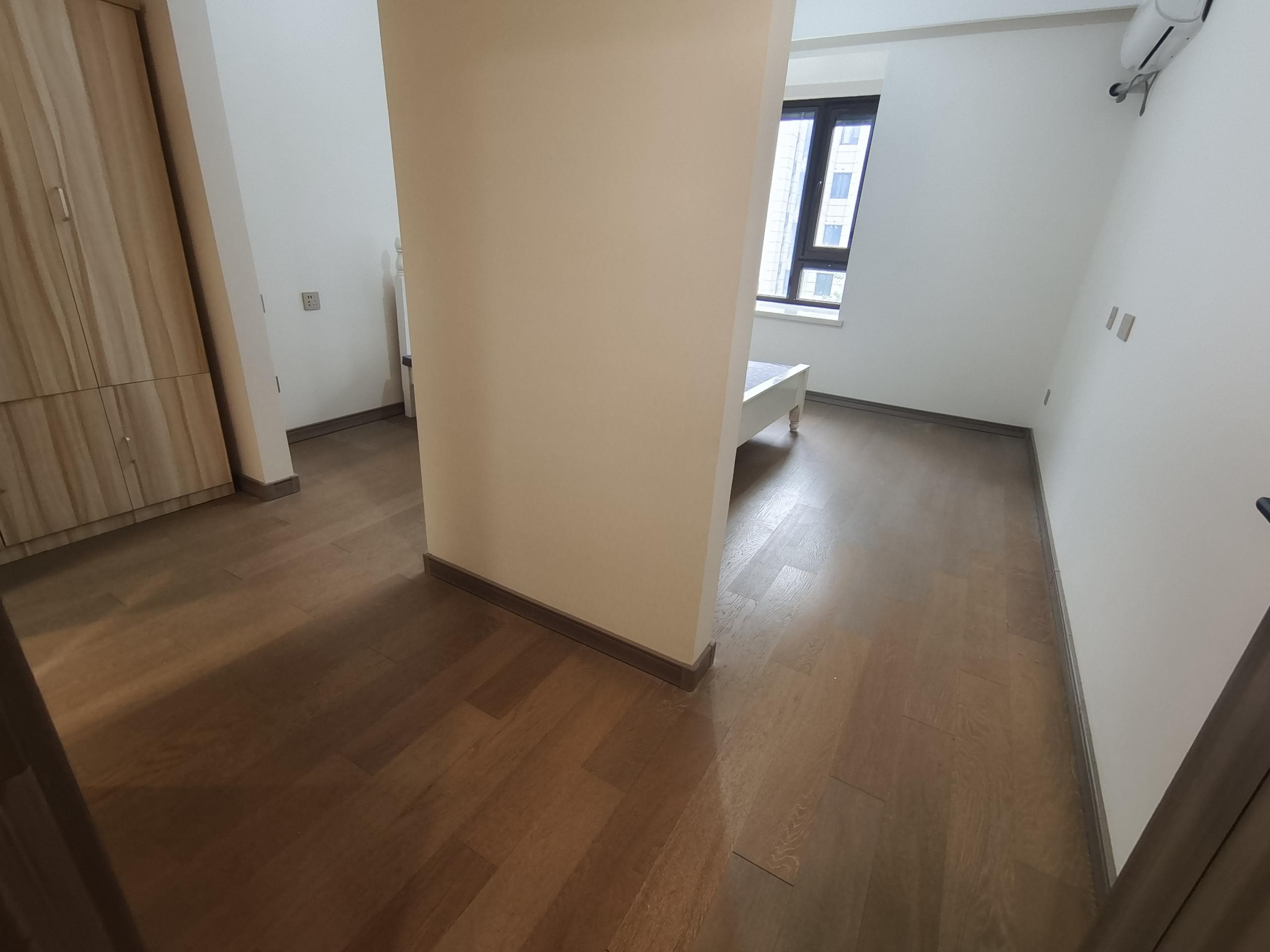 中创大都会 4室2厅2卫 122m&sup2;