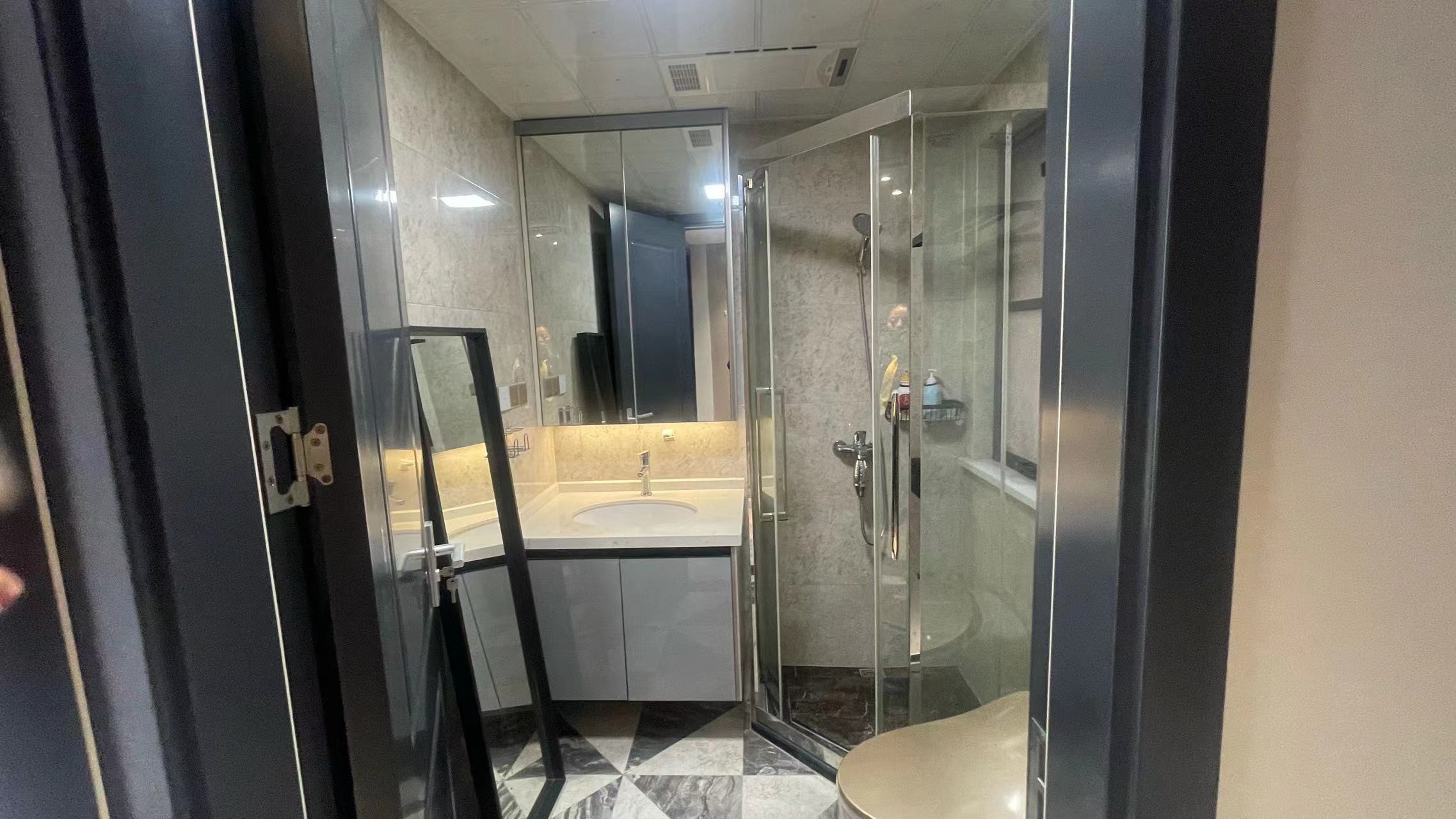 万濠山庄 3室2厅2卫 130m&sup2;
