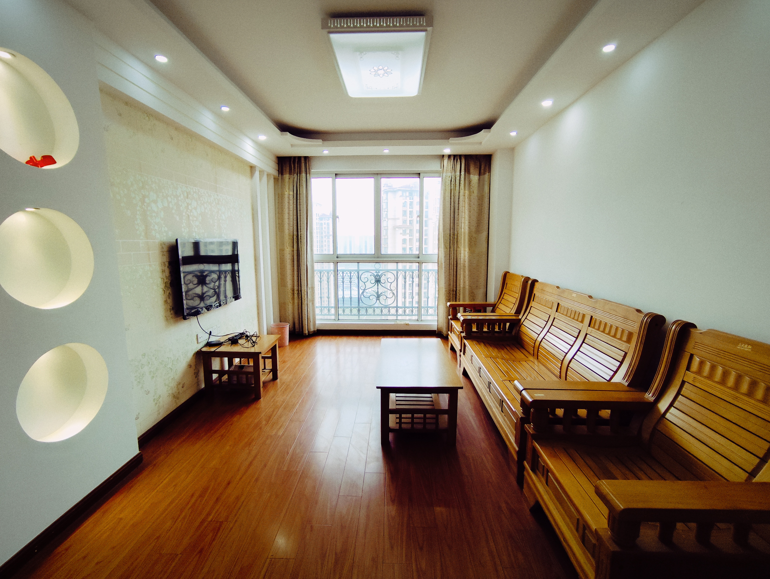 中南世纪花城二期 3室2厅1卫 102m&sup2;