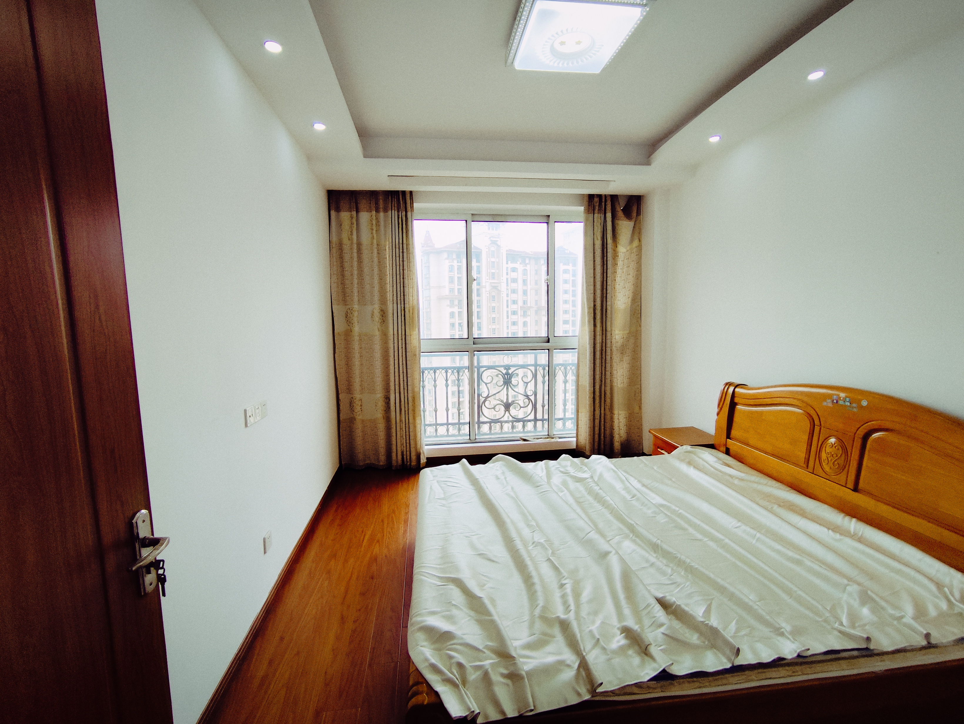 中南世纪花城二期 3室2厅1卫 102m&sup2;