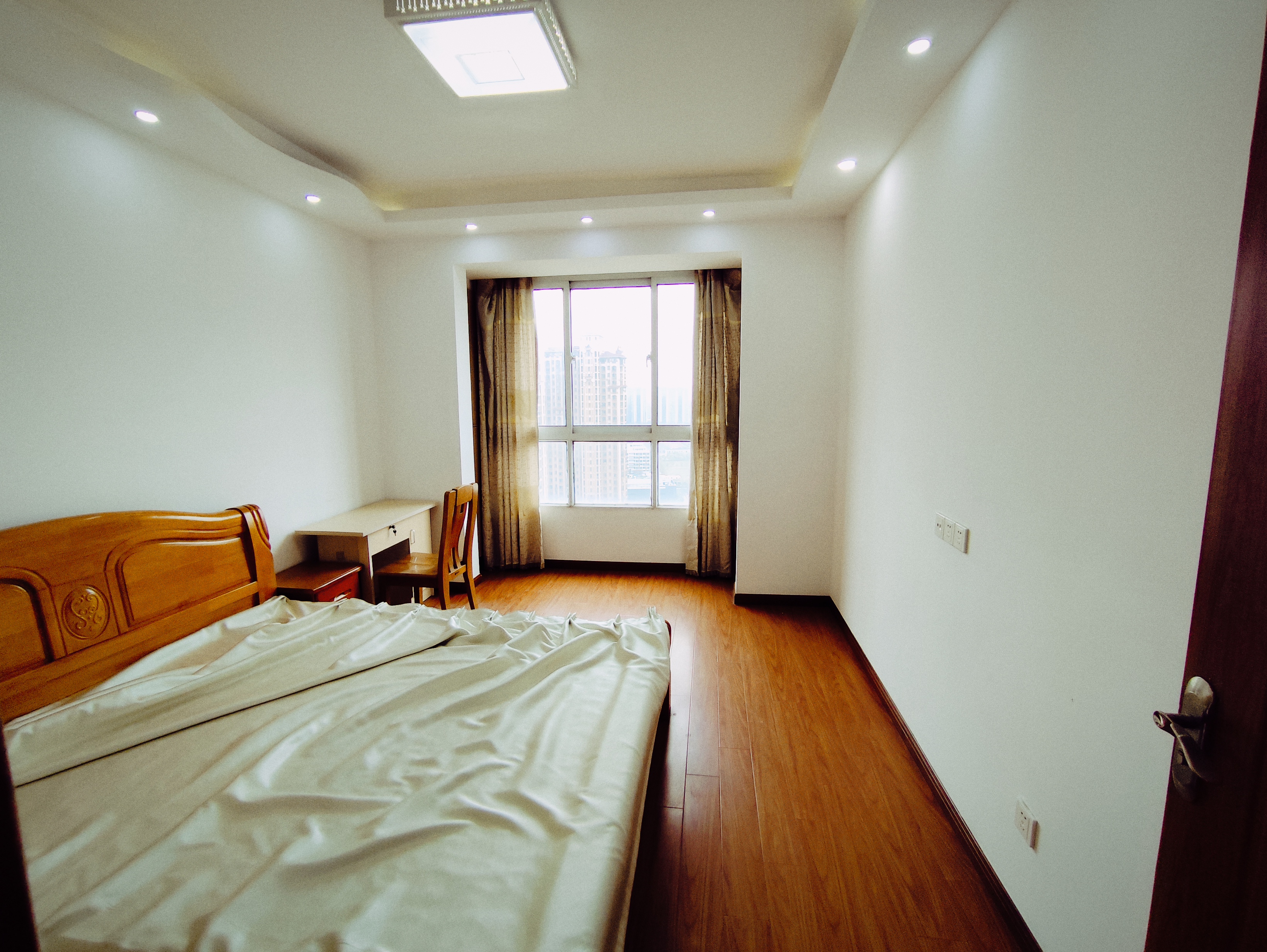 中南世纪花城二期 3室2厅1卫 102m&sup2;