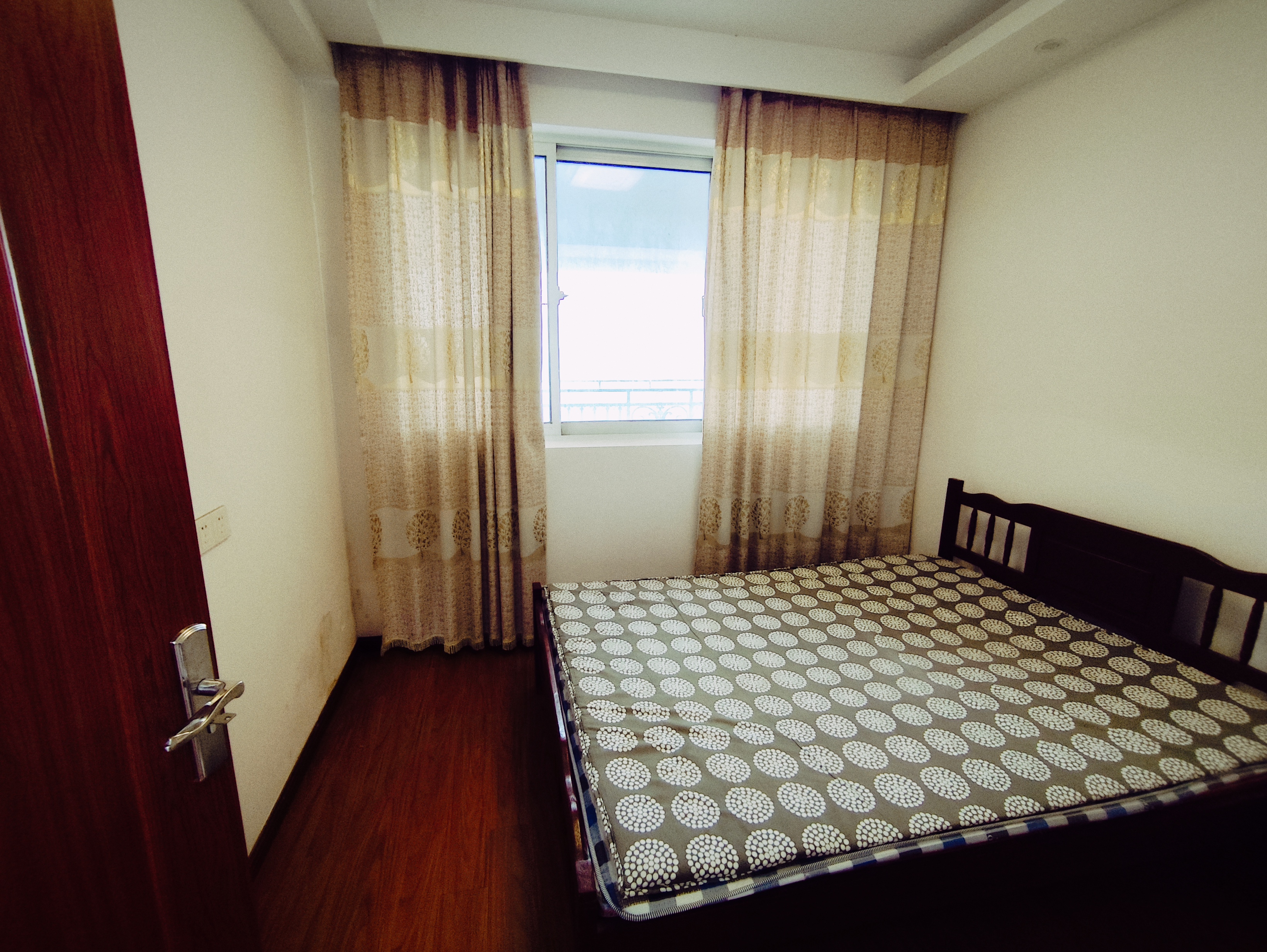 中南世纪花城二期 3室2厅1卫 102m&sup2;