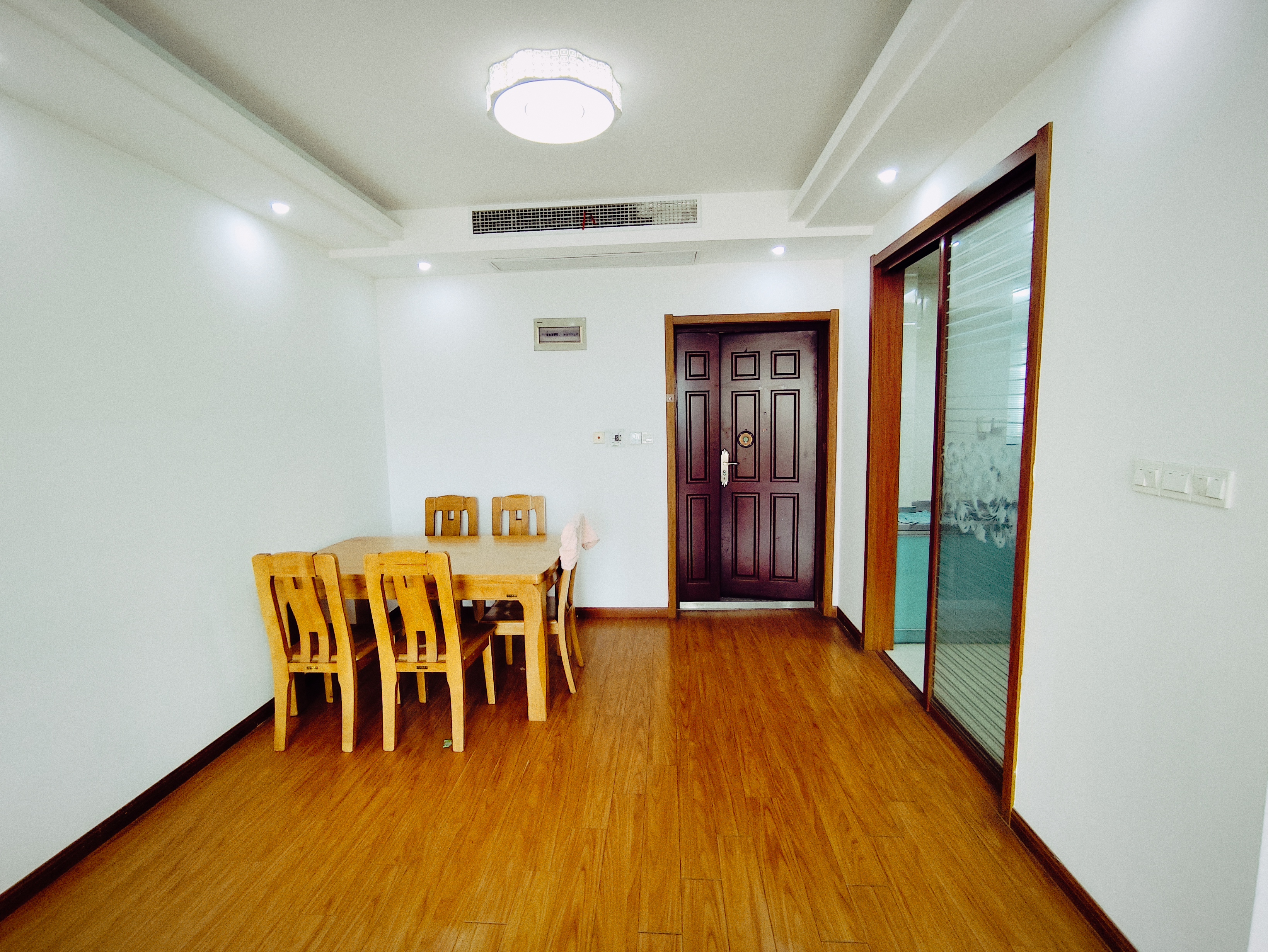 中南世纪花城二期 3室2厅1卫 102m&sup2;