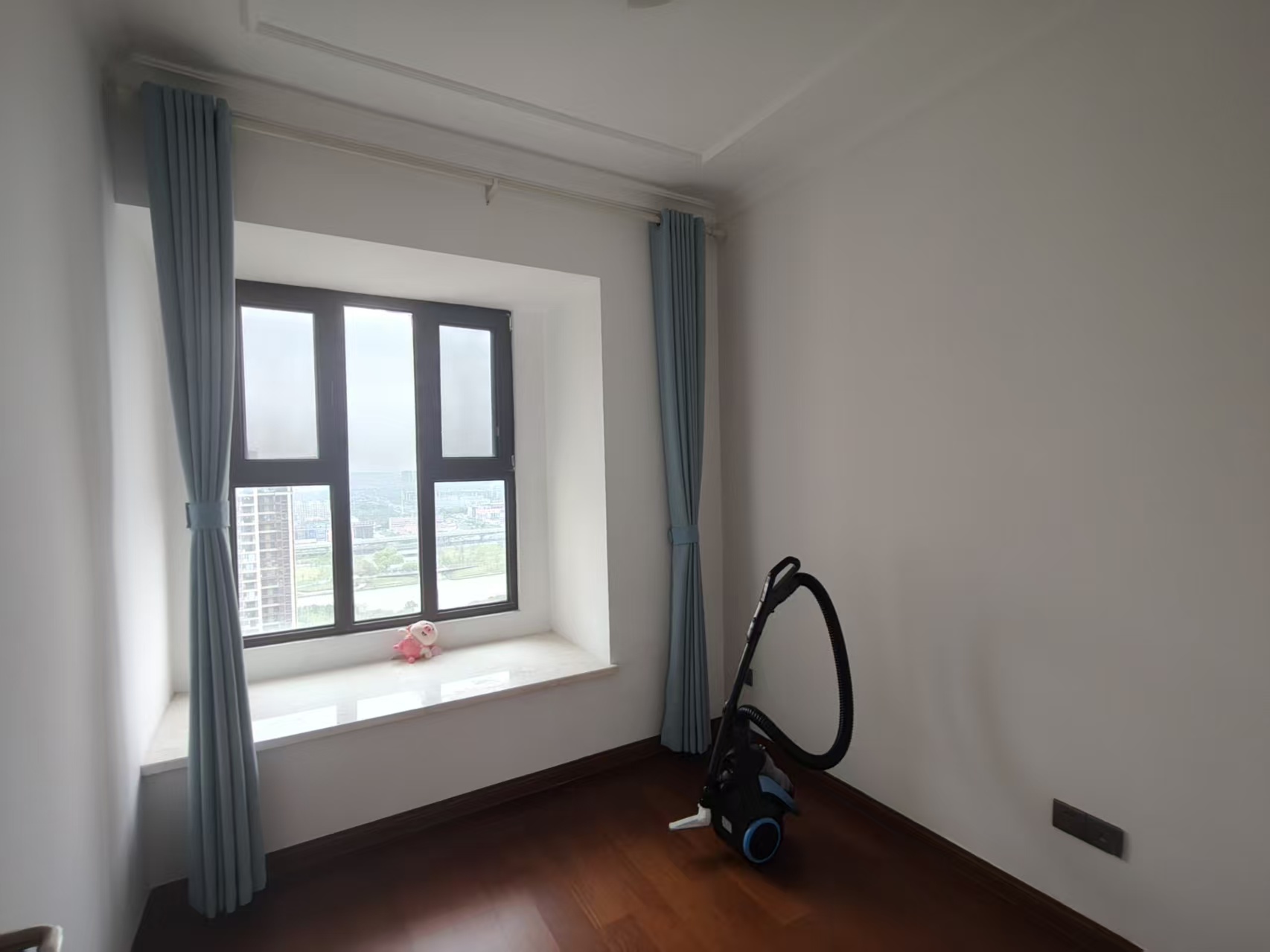 富力院士廷 4室2厅2卫 143m&sup2;