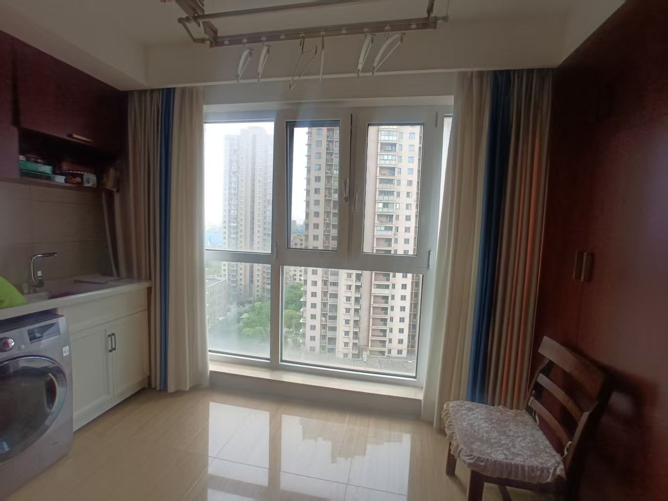 江景国际家园北区 3室2厅2卫 144m&sup2;