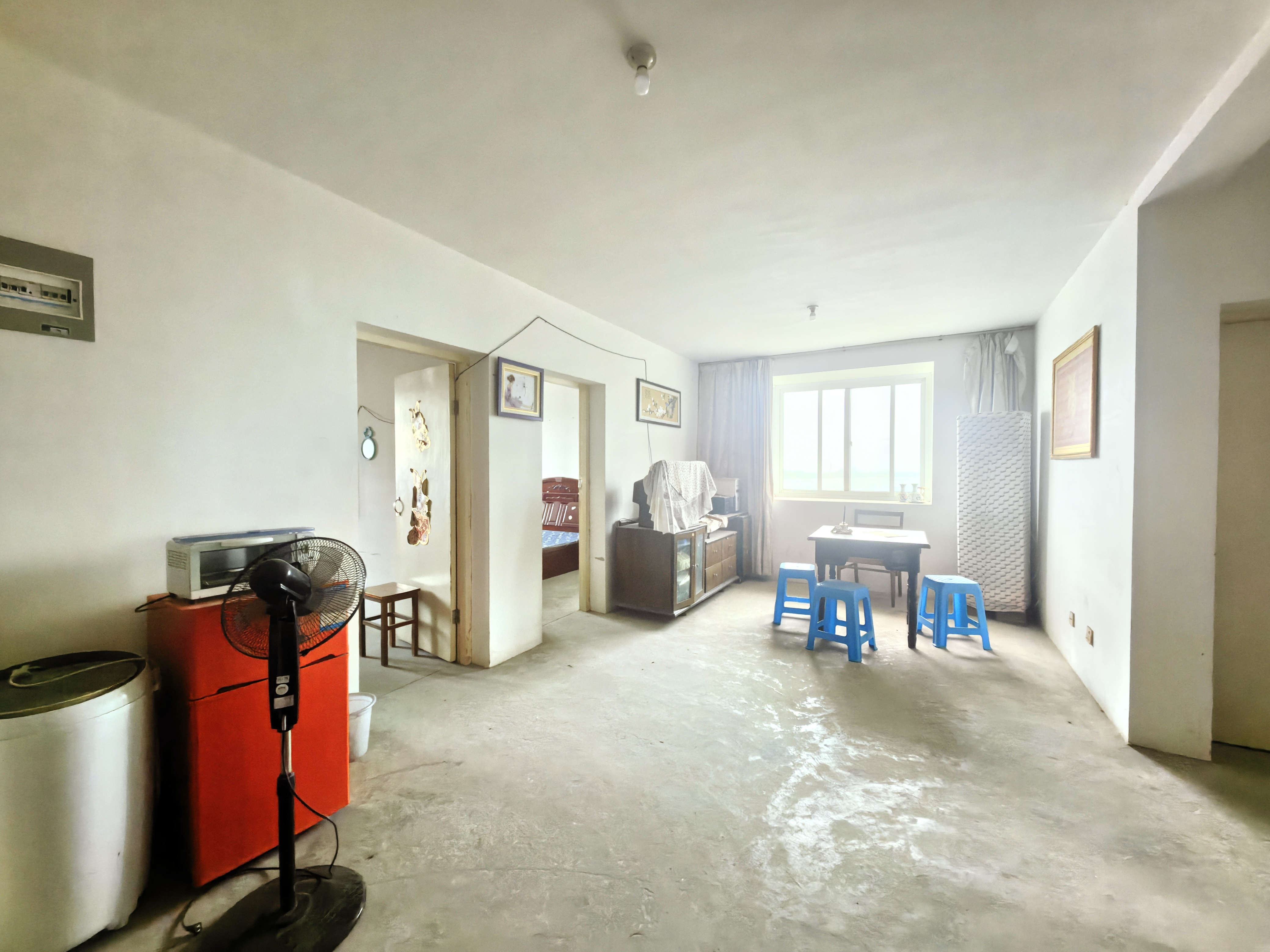 城山花园 2室1厅1卫 90m&sup2;