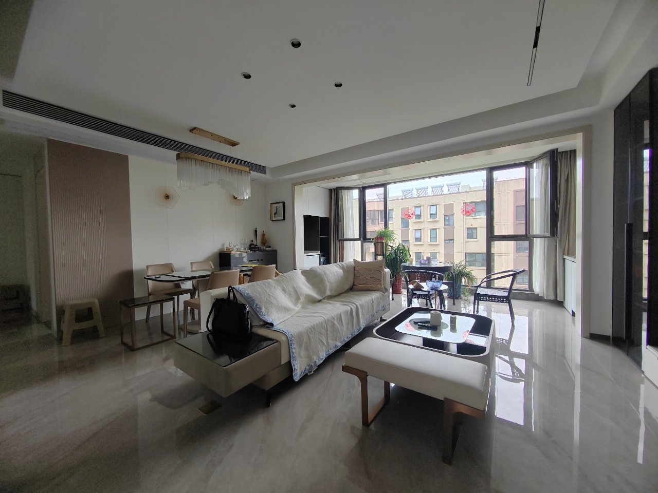 春风南岸东园 4室2厅3卫 167m²