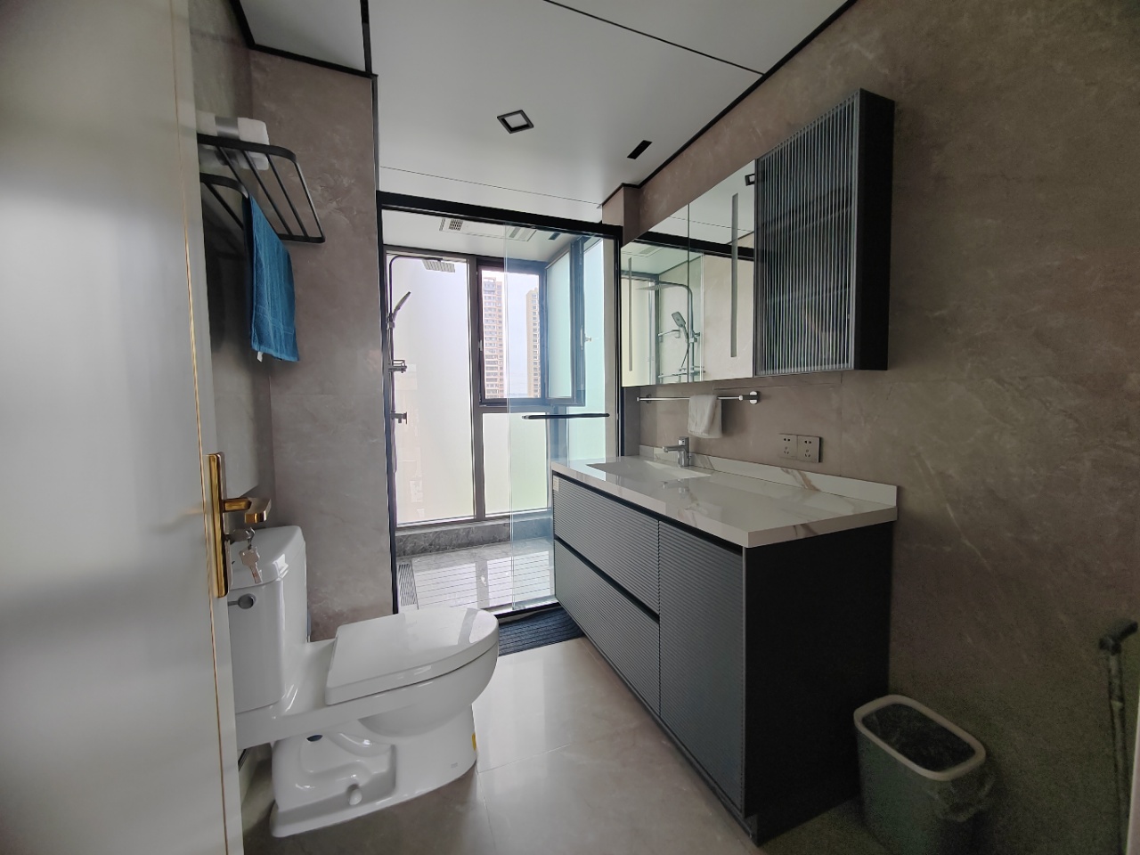 春风南岸东园 4室2厅3卫 167m&sup2;
