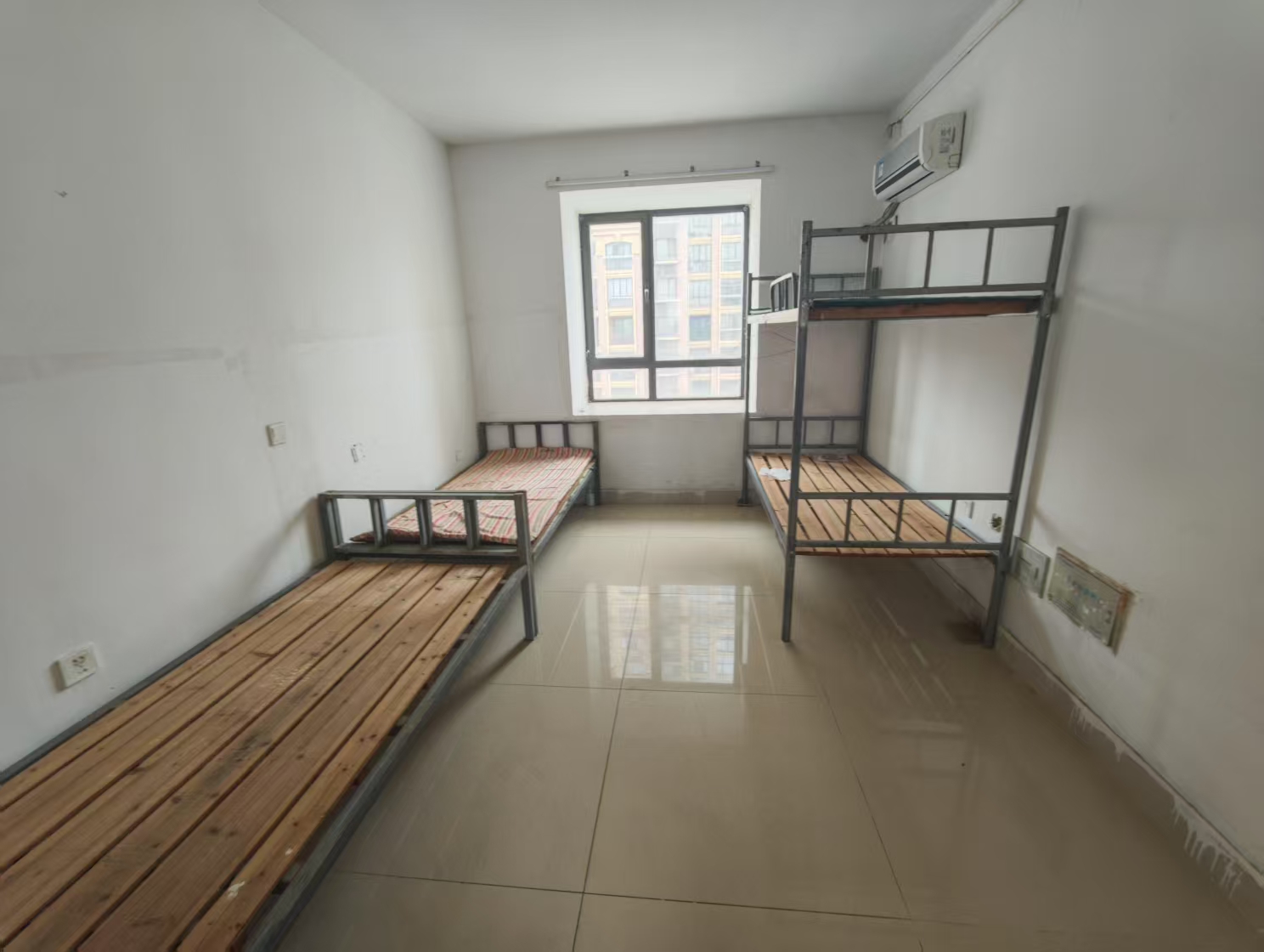 德诚&middot;翰景园 4室2厅2卫 157.25m&sup2;