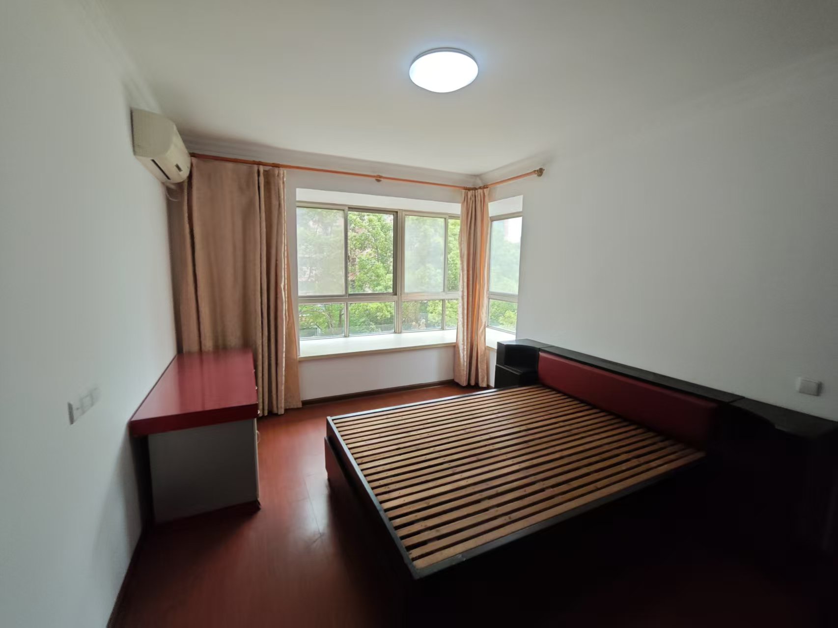 濠滨花园 3室2厅2卫 127.00m&sup2;
