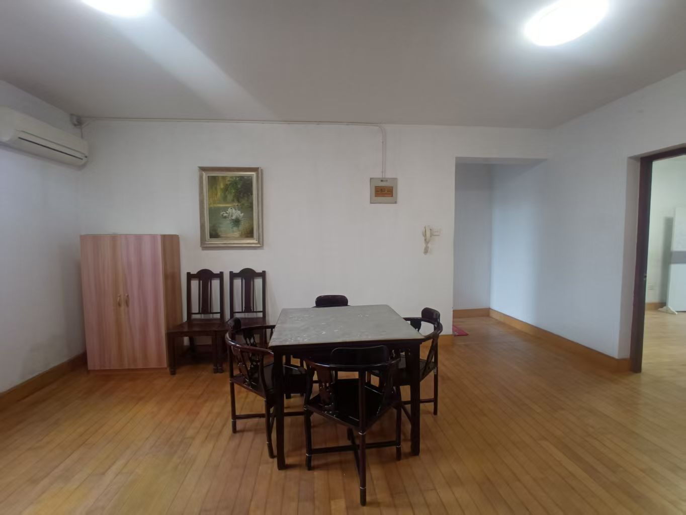 桃坞路服饰城 3室1厅2卫 88m&sup2;