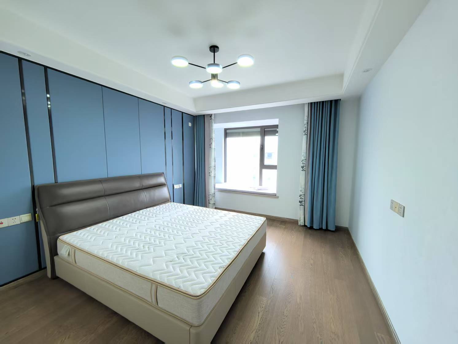 远创樾府 3室2厅2卫 121.59m&sup2;