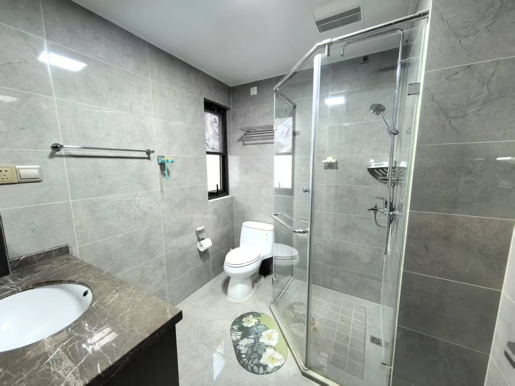 远创樾府 3室2厅2卫 121.59m&sup2;
