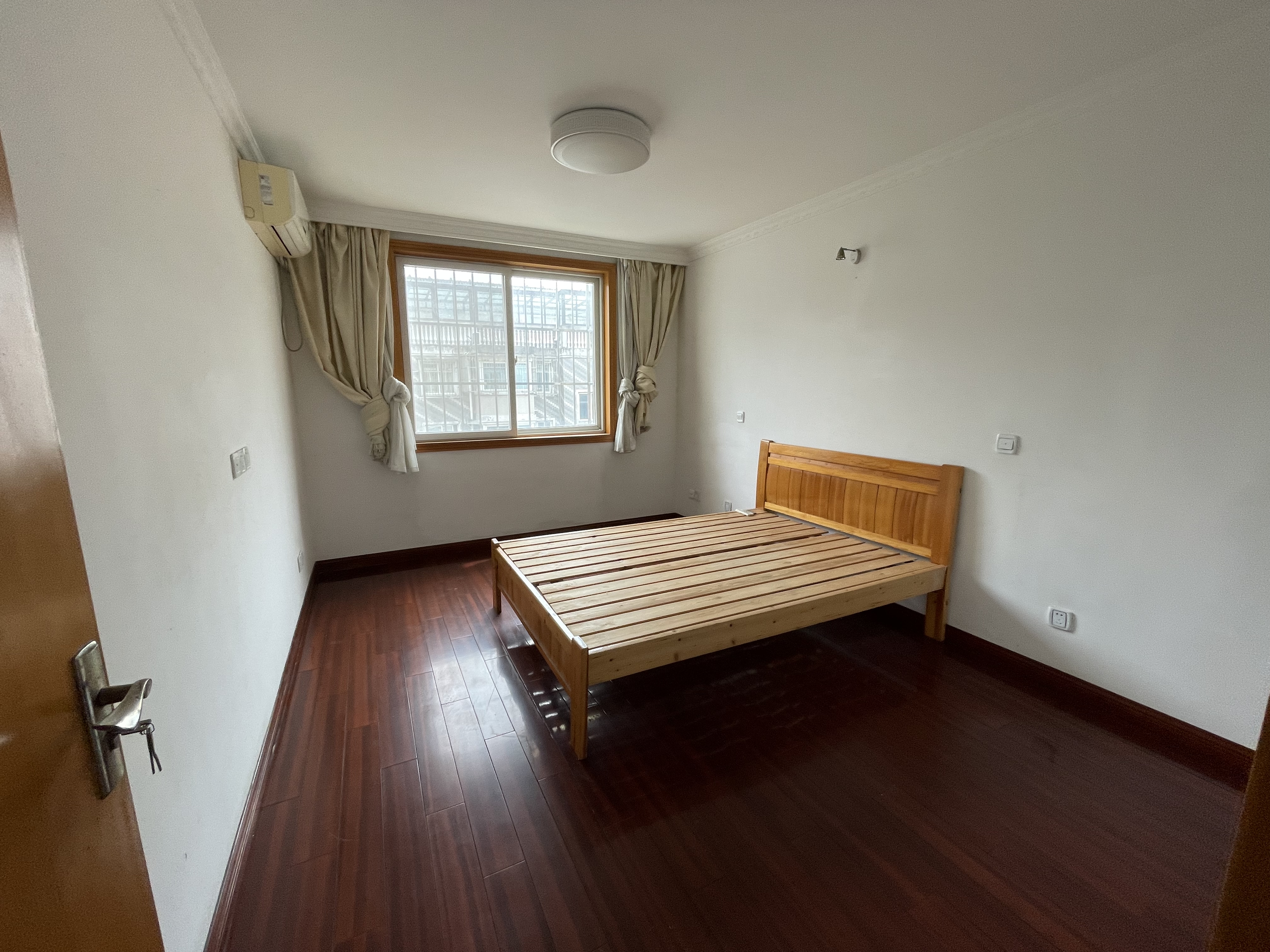 民安花苑 3室2厅1卫 120m&sup2;