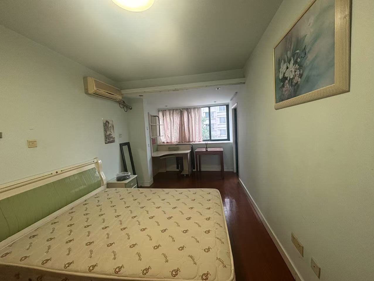 都市华城 3室2厅1卫 141m&sup2;