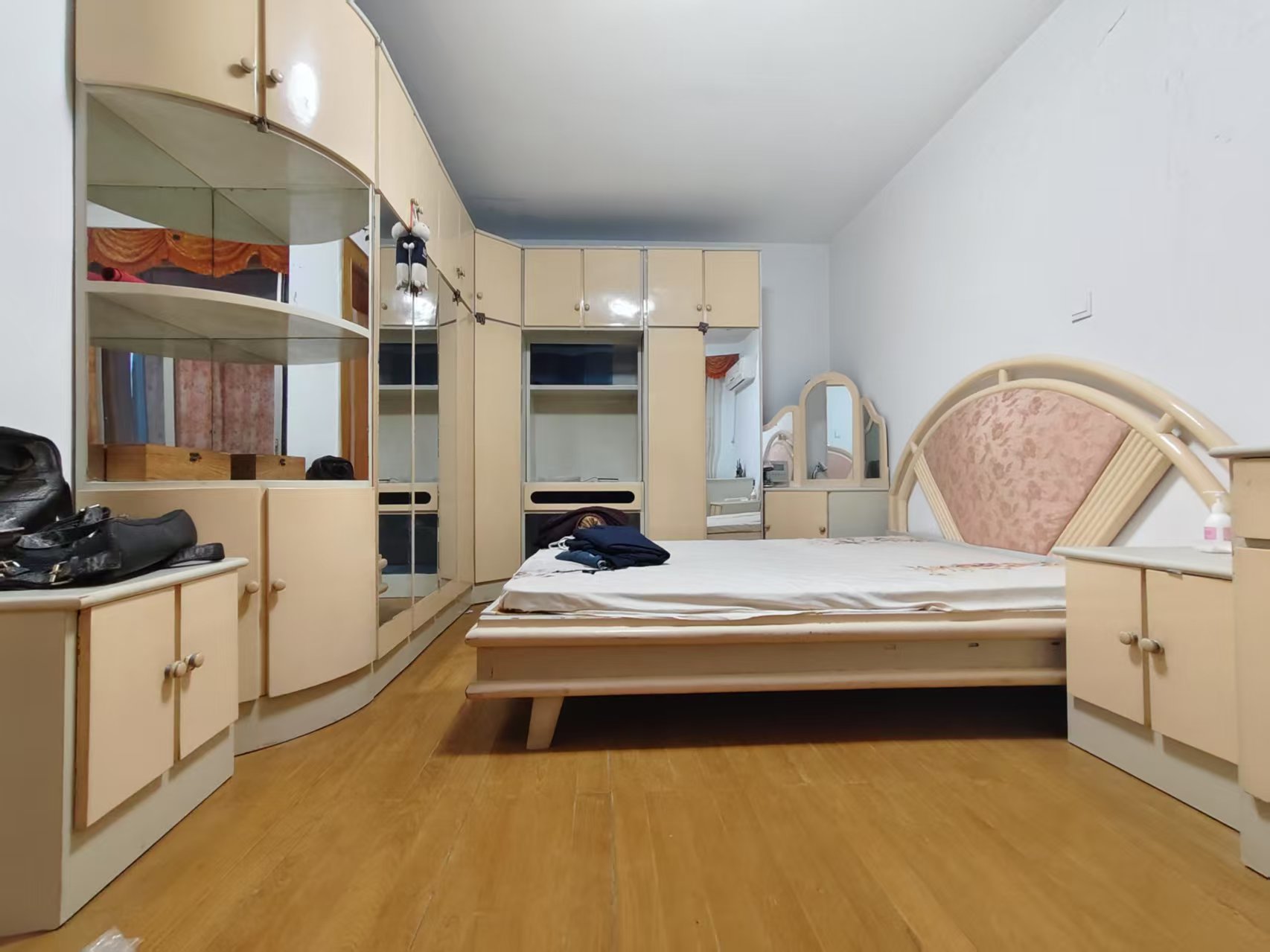 任港路2号 4室1厅1卫 101.53m&sup2;