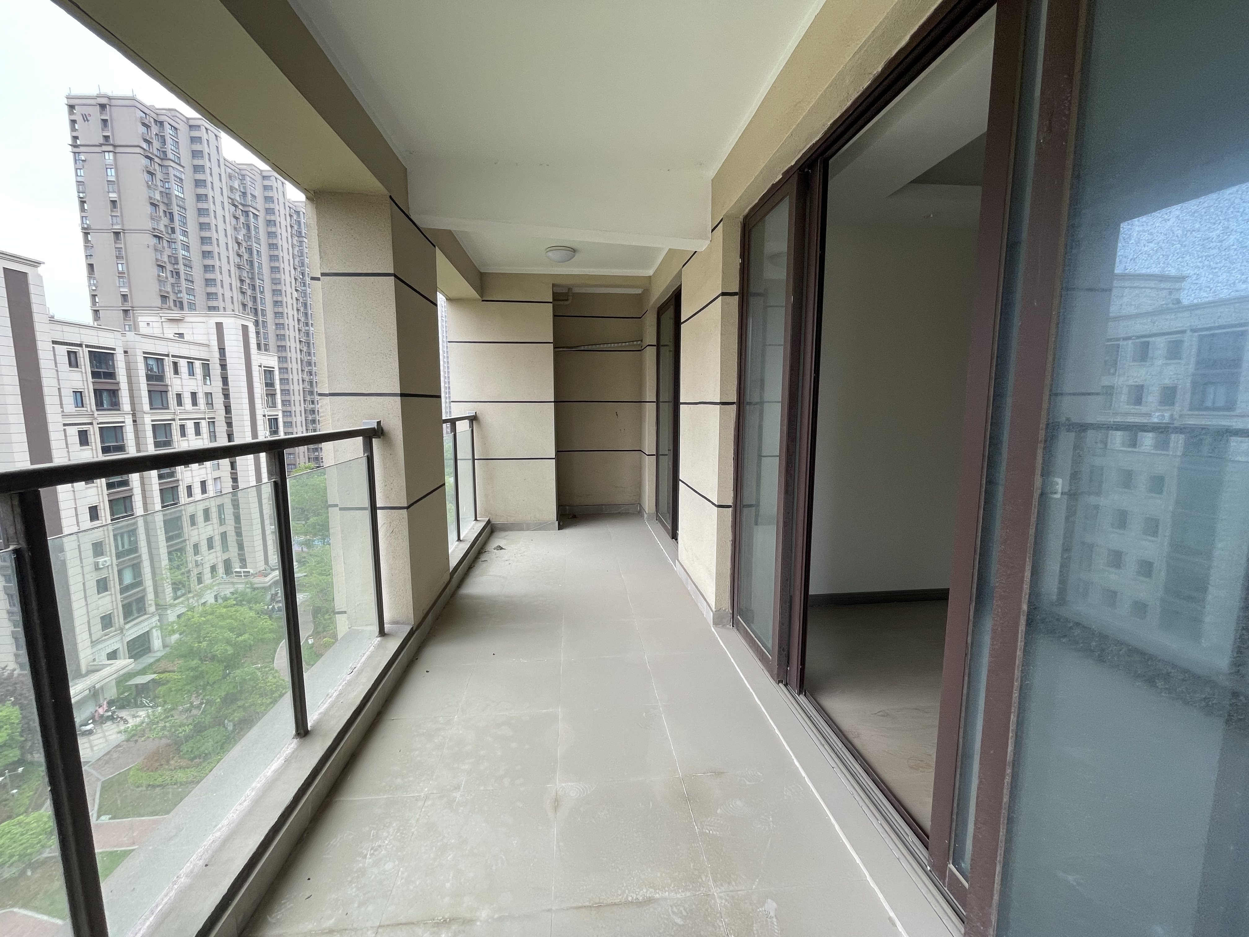 中创大都会 3室2厅2卫 110m&sup2;
