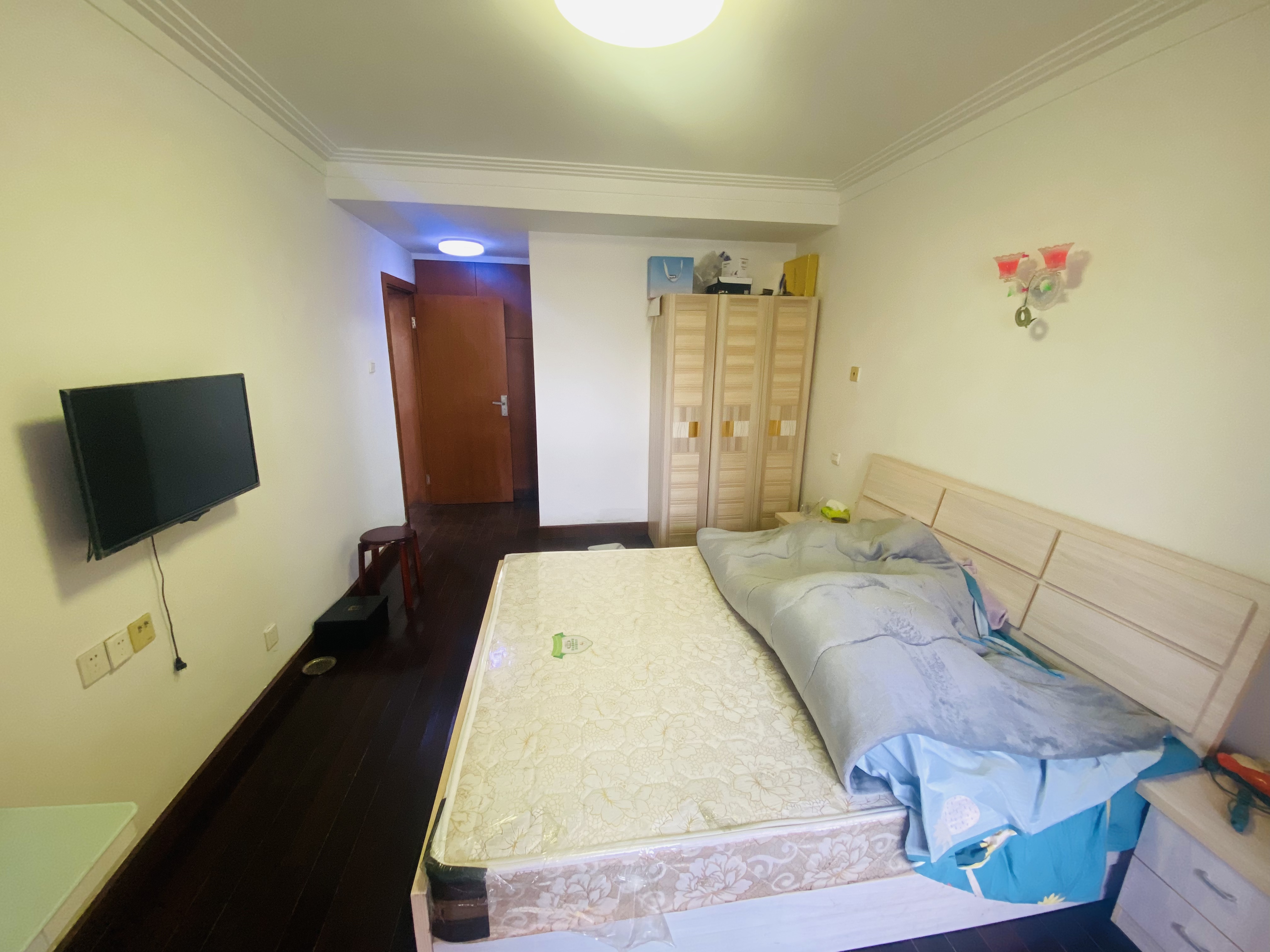 朝晖花园 3室2厅2卫 124.00m&sup2;