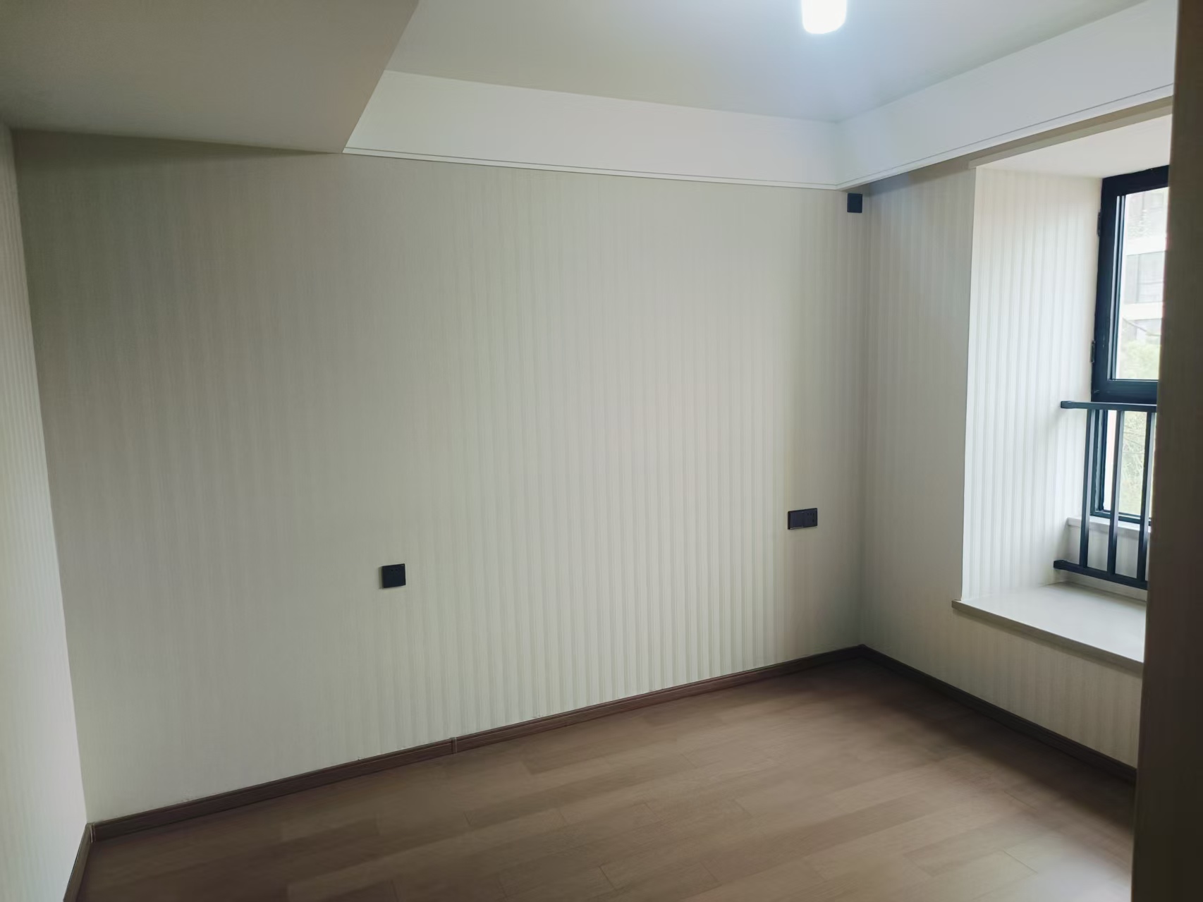龙湖天宸源著 3室2厅1卫 98.00m&sup2;
